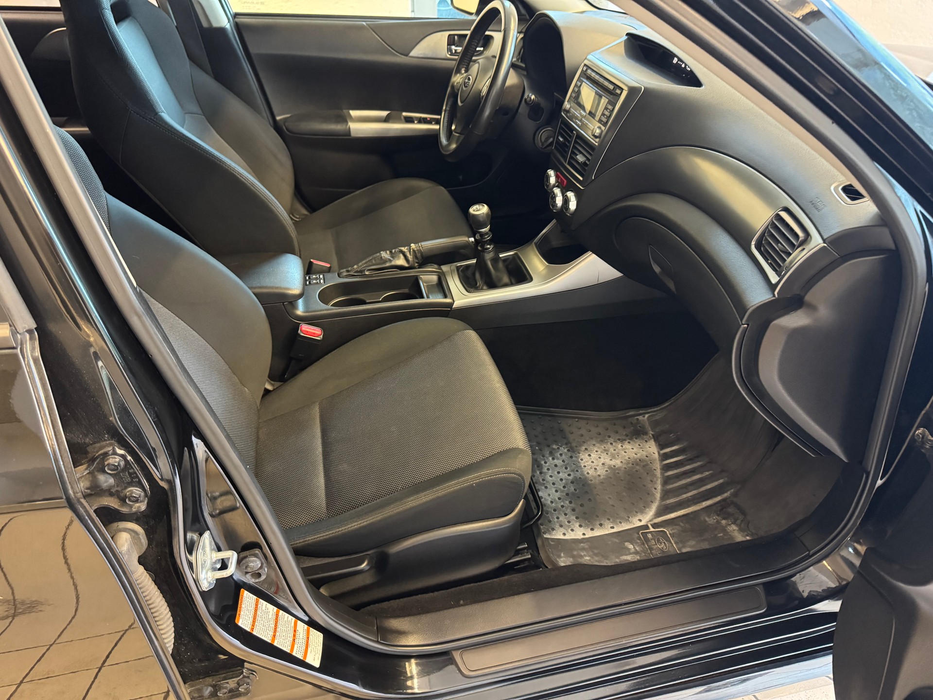 SUBARU Impreza 2.0D Comfort S-image-10