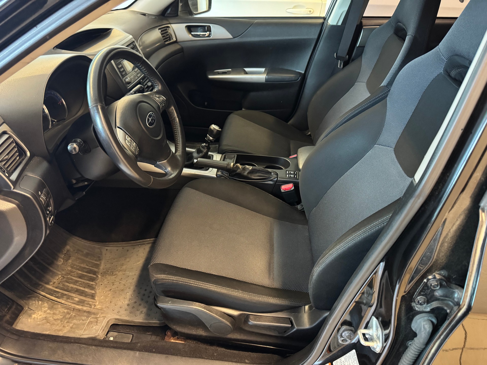 SUBARU Impreza 2.0D Comfort S-image-11
