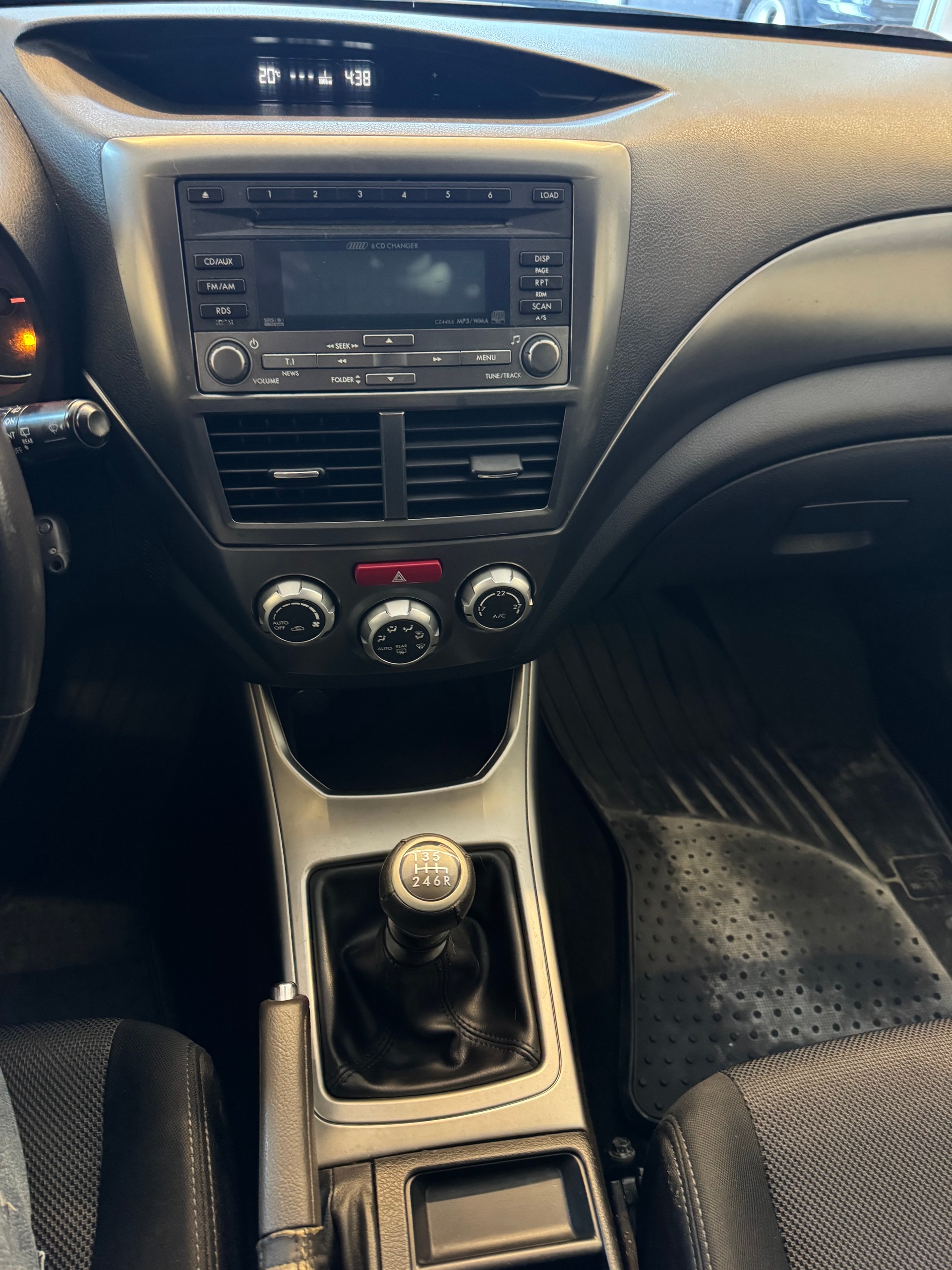 SUBARU Impreza 2.0D Comfort S-image-8