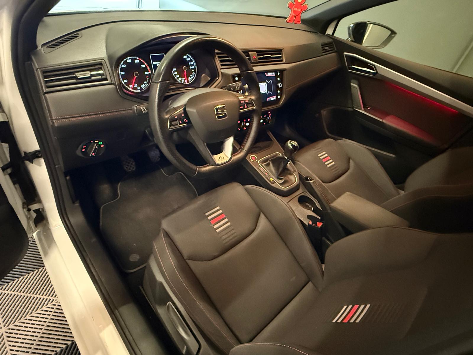 SEAT Ibiza 1.0 EcoTSI Swiss FR-showroom-element-1