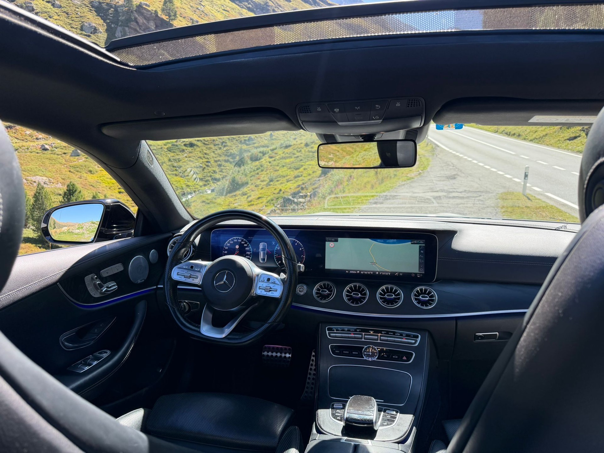 MERCEDES-BENZ E 200 AMG Line 4matic 9G-Tronic Ch-Fahrzeug/Frische MFK/Panoramadach/Sitzluftung/Head Up/Burmester uvm.-image-17