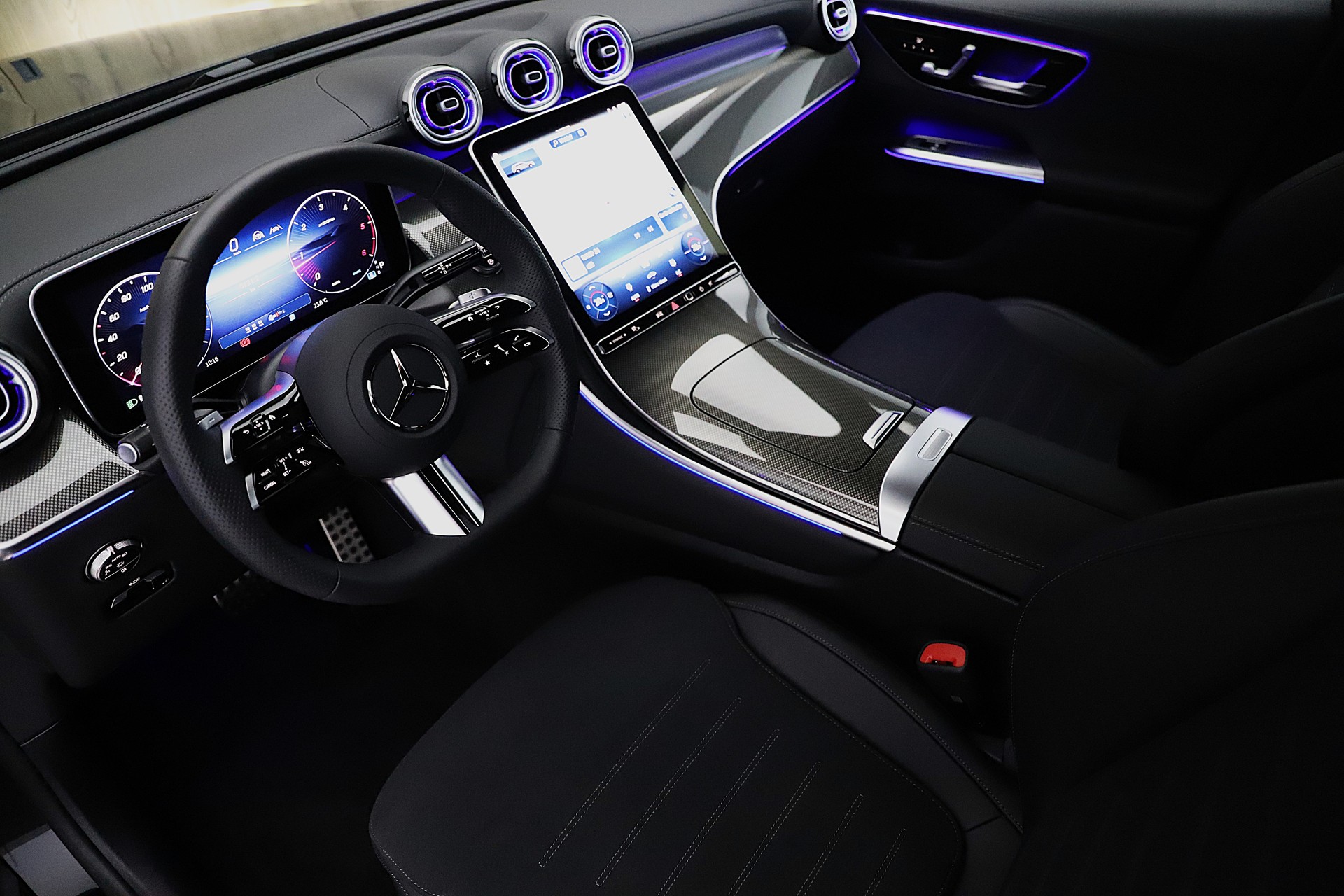 MERCEDES-BENZ GLC 300 d 4Matic 9G-Tronic AMG Line Advance Plus-image-4