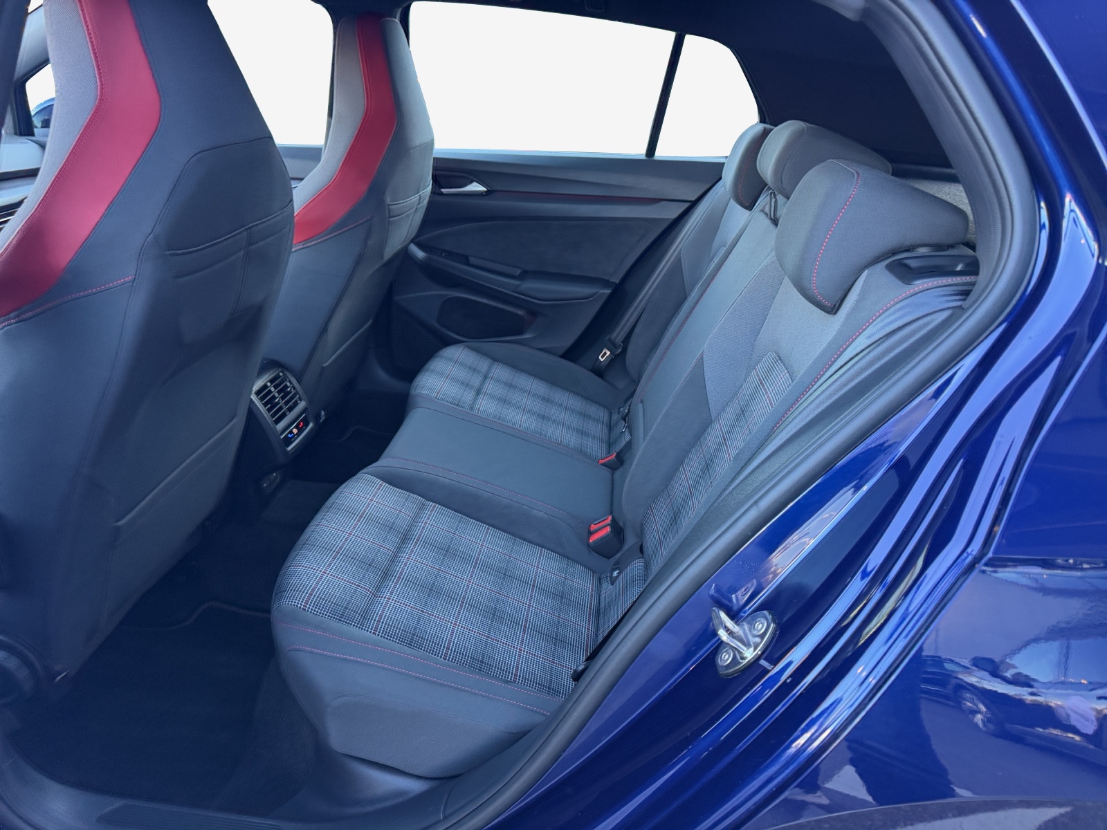VW Golf 2.0 TSI GTI DSG-image-11
