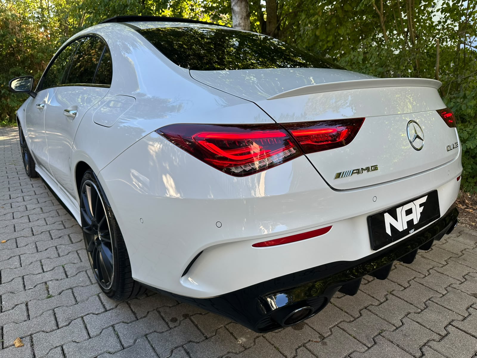 MERCEDES-BENZ CLA 35 AMG 4Matic 7G-DCT-showroom-element-2