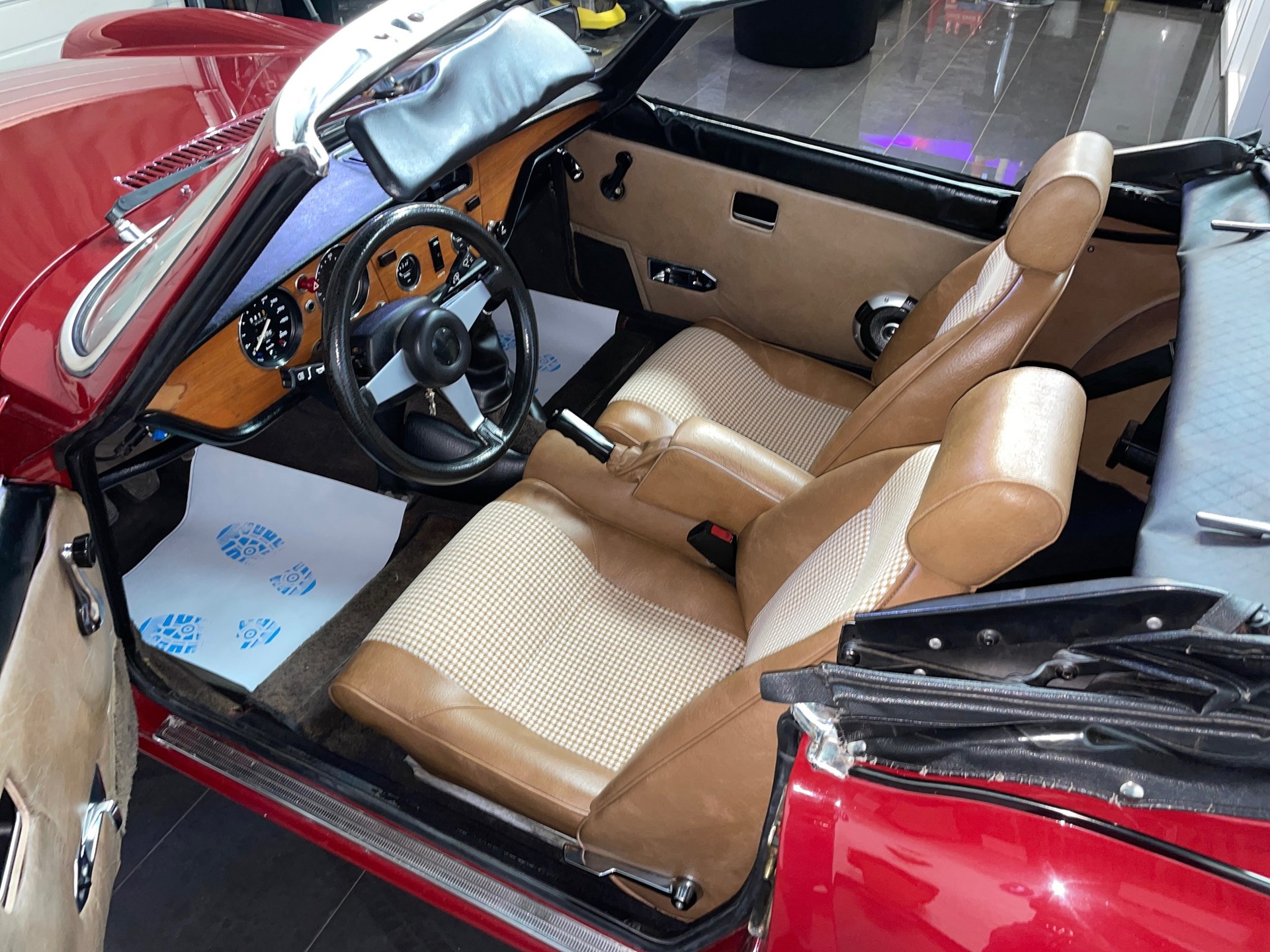 TRIUMPH Spitfire 1500-image-8