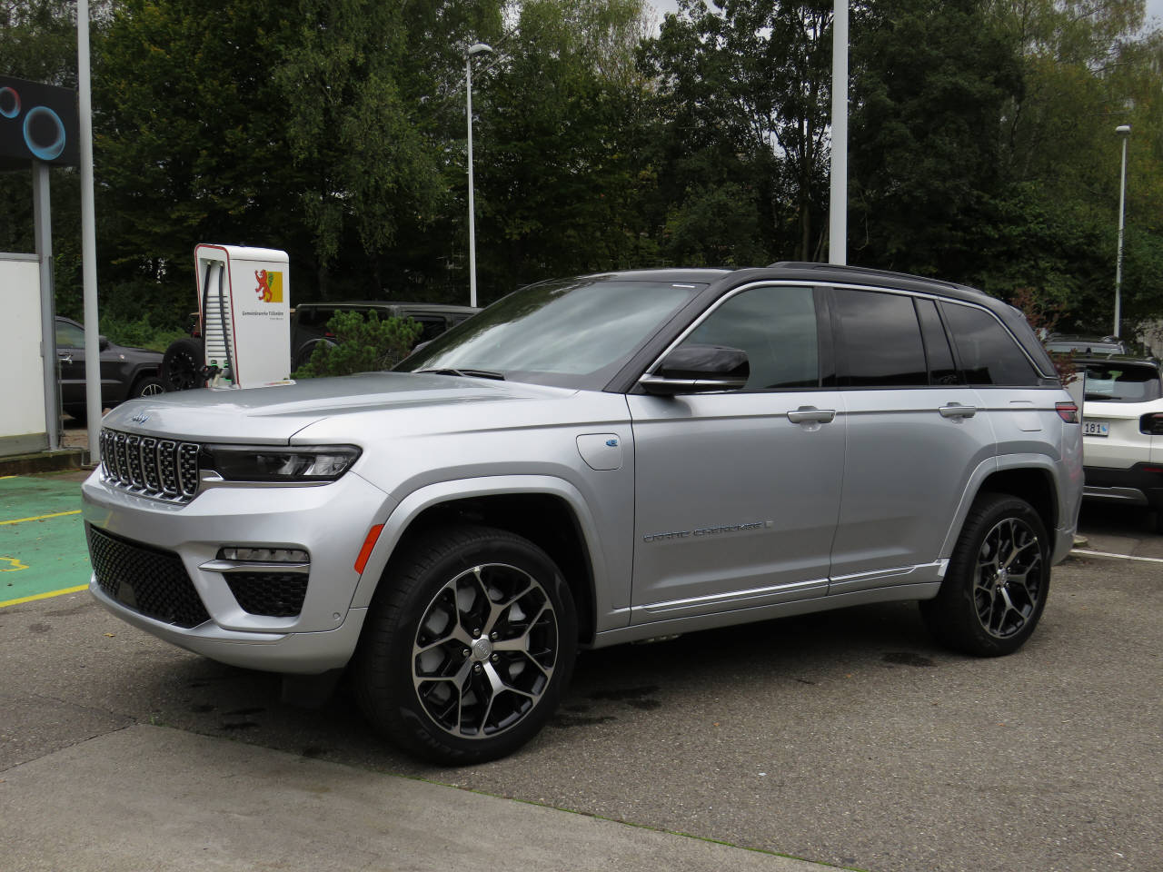 JEEP Grand Cherokee 2.0 Turbo Summit Reserve 4xe-image-4