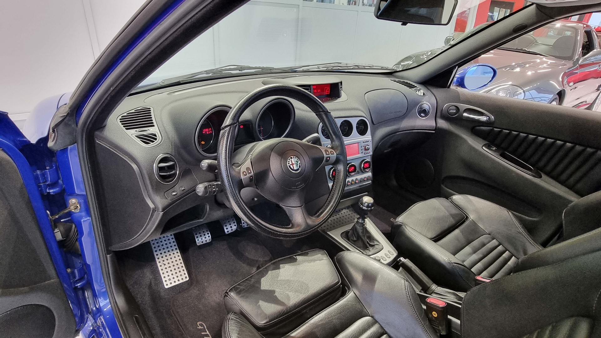ALFA ROMEO 156 3.2 V6 24V GTA-image-14