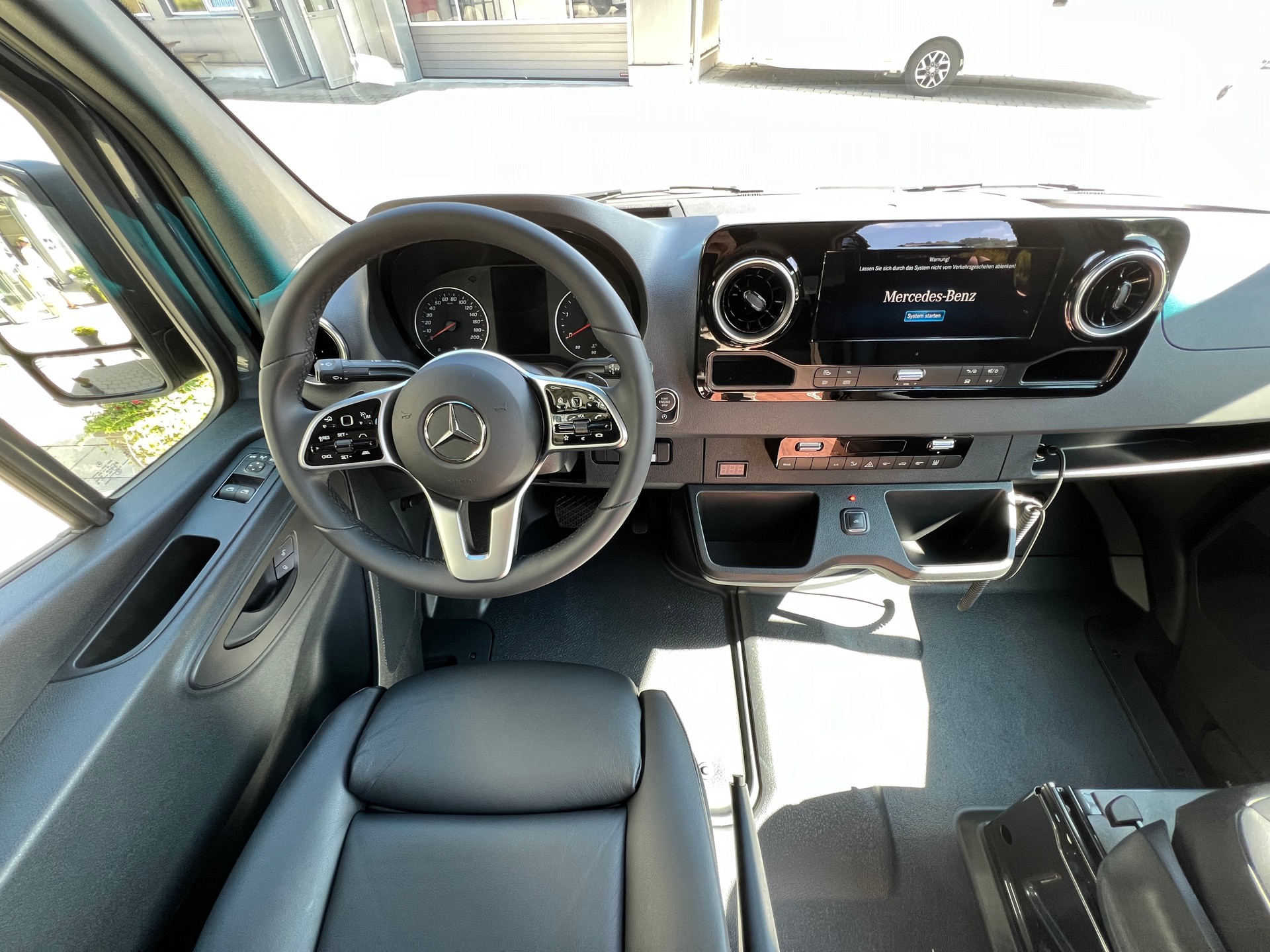 MERCEDES-BENZ (C03) 317 tenoritgrau-image-15
