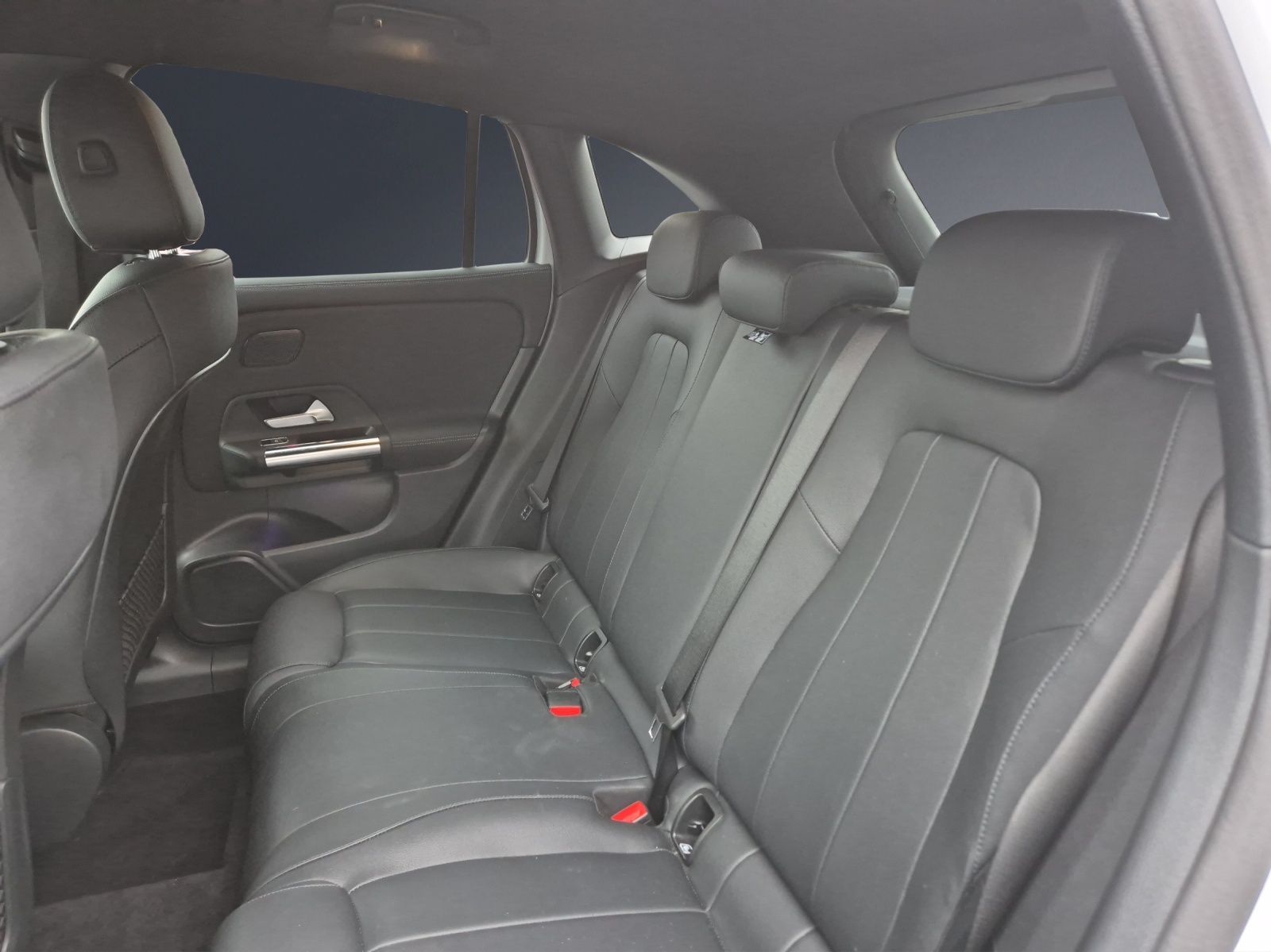 MERCEDES-BENZ GLA 220d Progressive-image-11