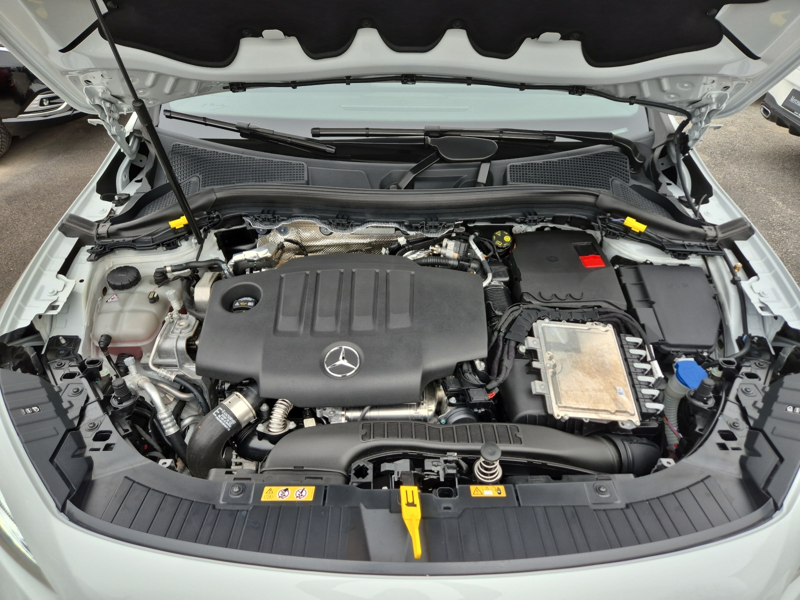 MERCEDES-BENZ GLA 220d Progressive-image-13
