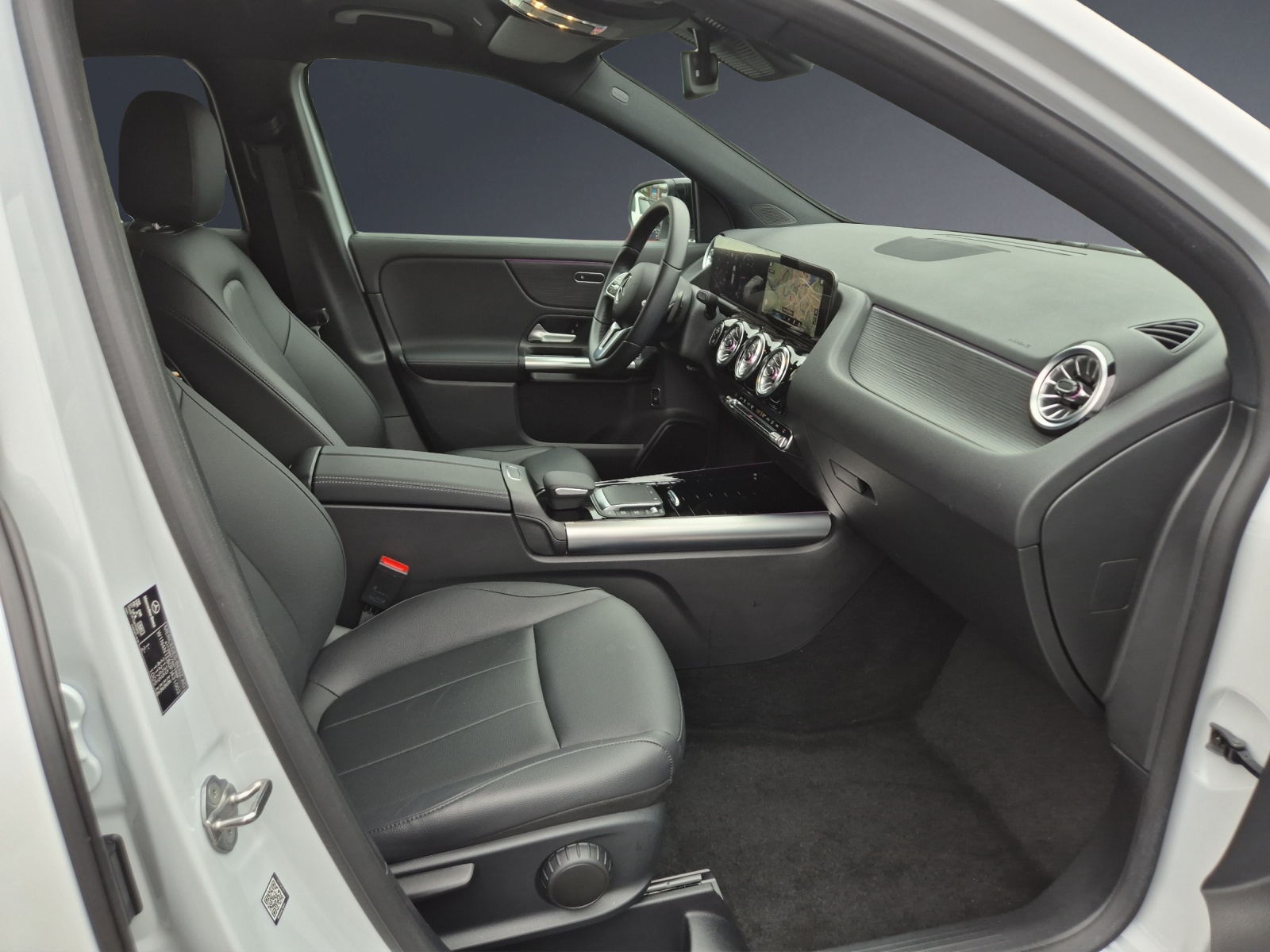 MERCEDES-BENZ GLA 220d Progressive-image-6