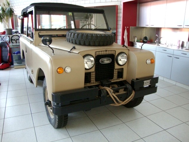 LAND ROVER Serie IIa Soft Top Avus Classic