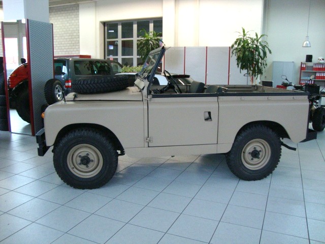 LAND ROVER Serie IIa Soft Top Avus Classic-image-5
