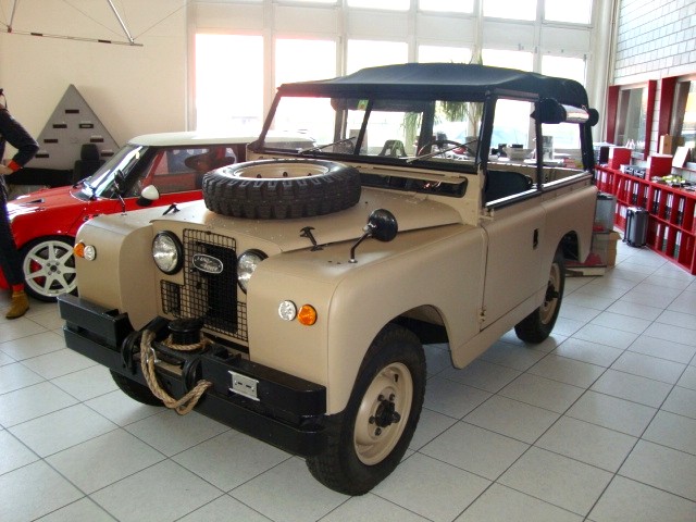 LAND ROVER Serie IIa Soft Top Avus Classic-image-2