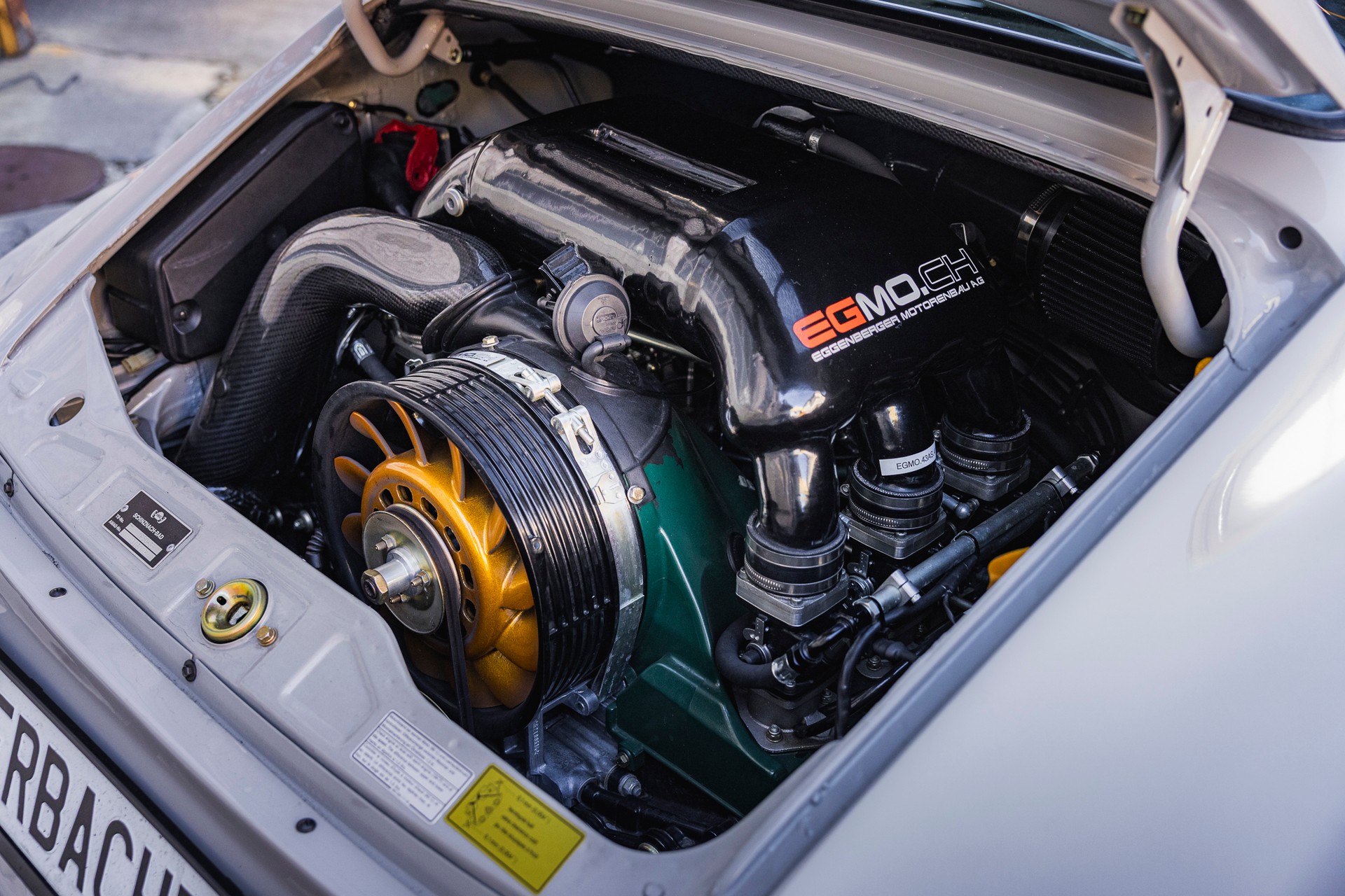 PORSCHE 911 Carrera 2-image-9