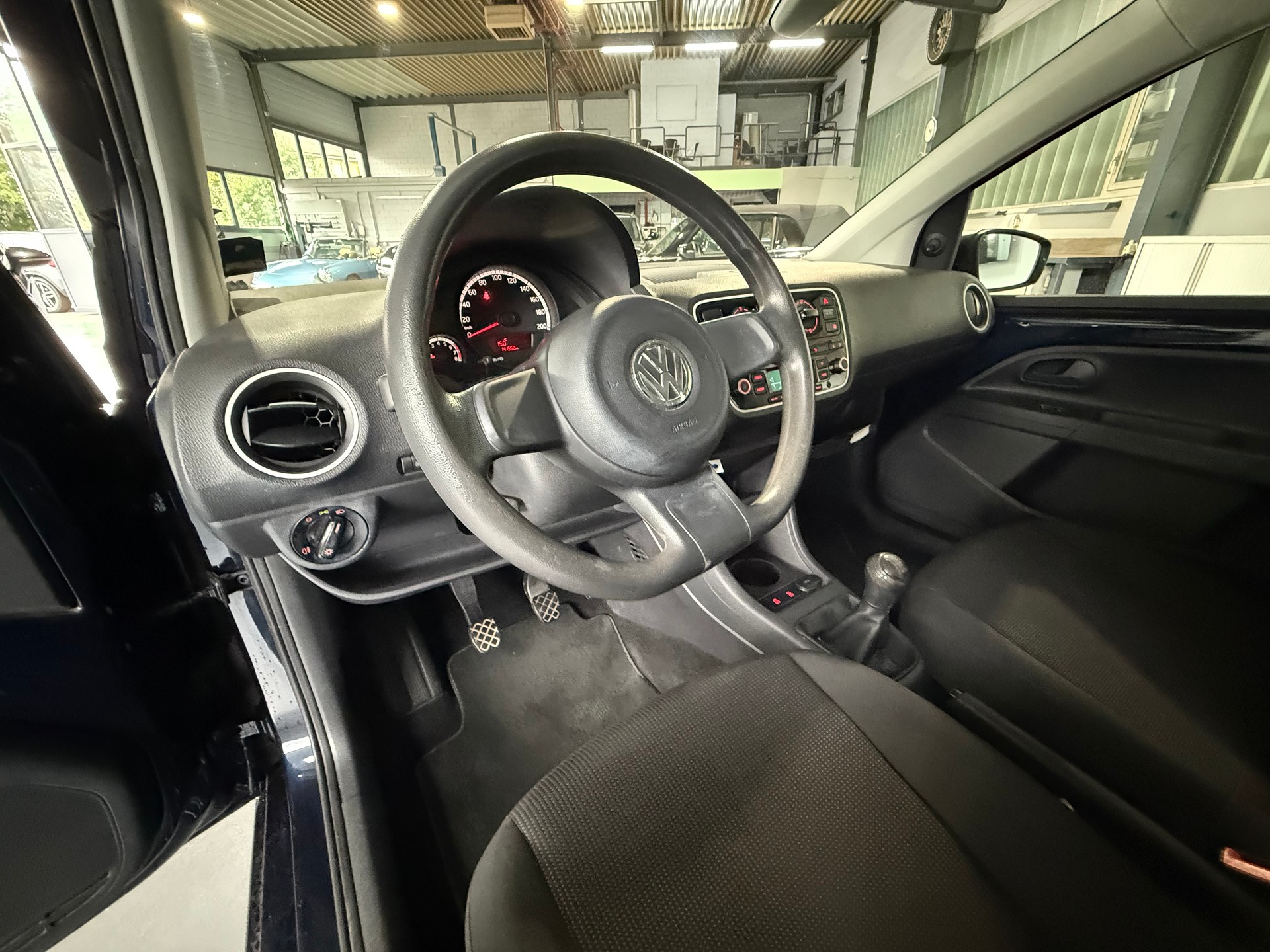 VW Up 1.0 start up-image-8
