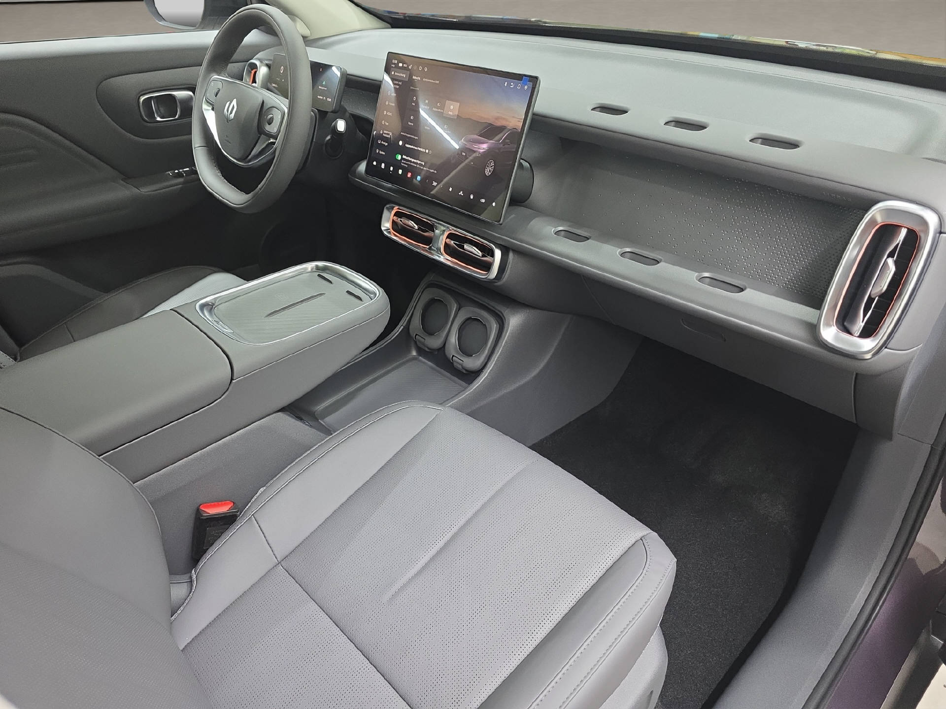 LEAPMOTOR B10 EV-image-9