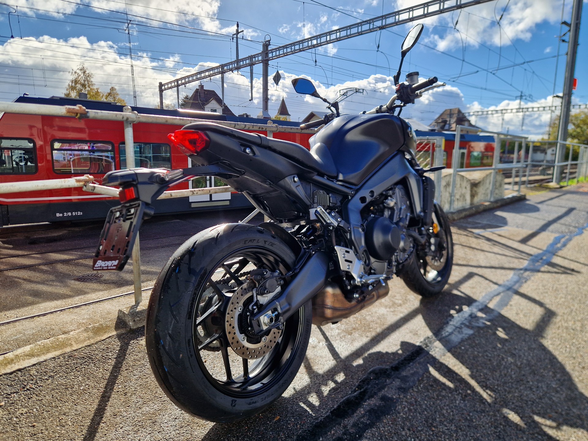 YAMAHA MT-09-image-2