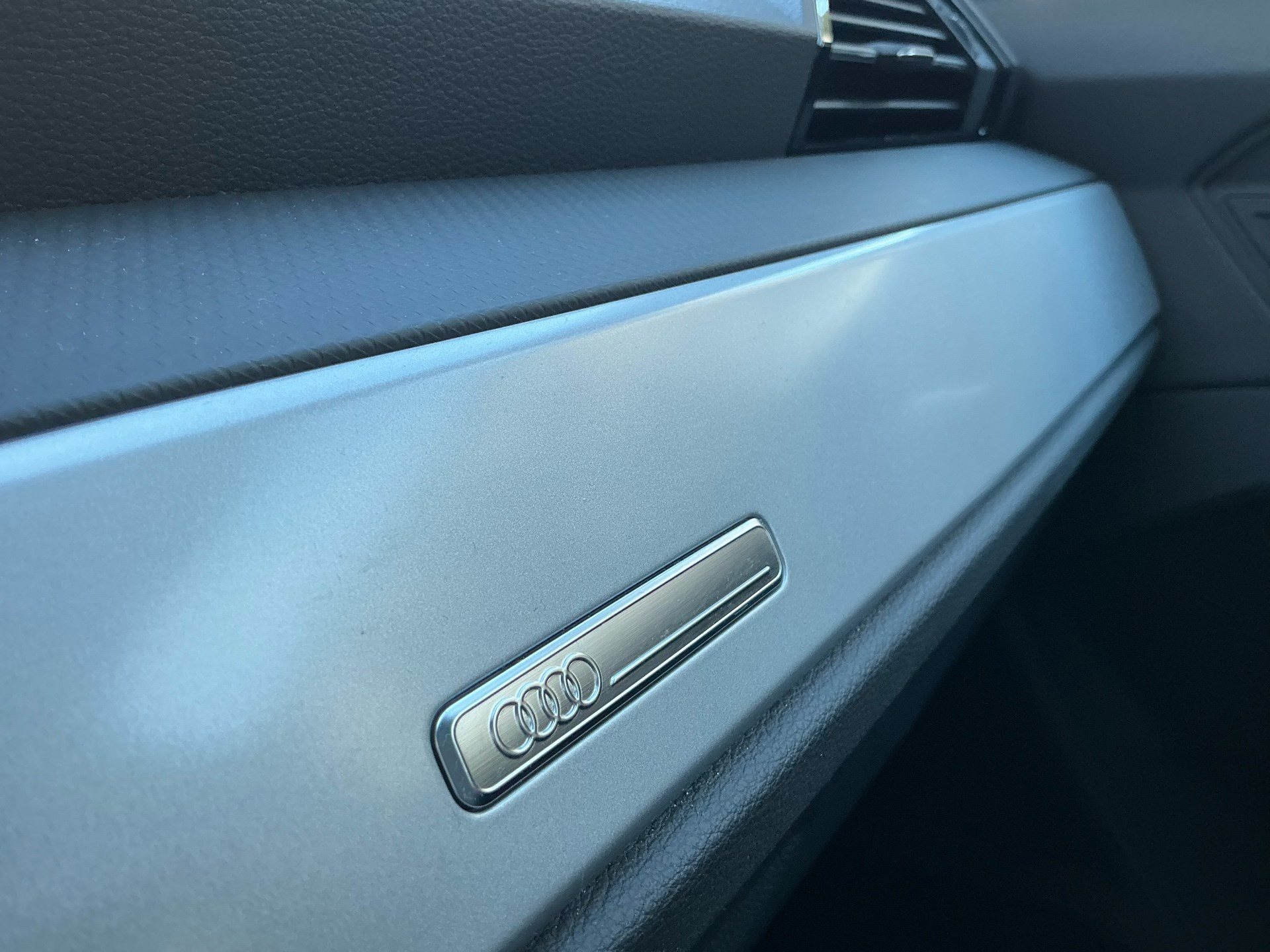 AUDI Q3 35 TFSI S-TRONIC *** TOP AUSSTATTUNG ***-image-20