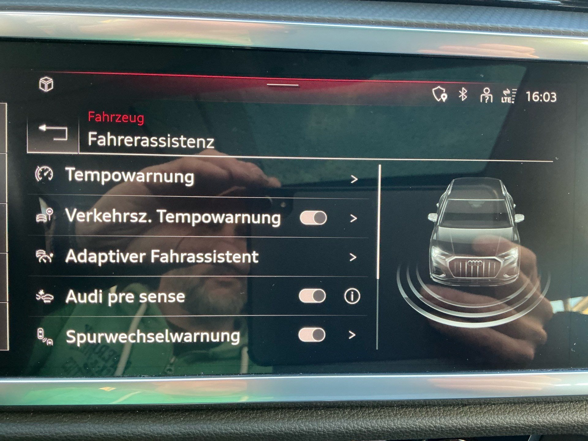 AUDI Q3 35 TFSI S-TRONIC *** TOP AUSSTATTUNG ***-image-16