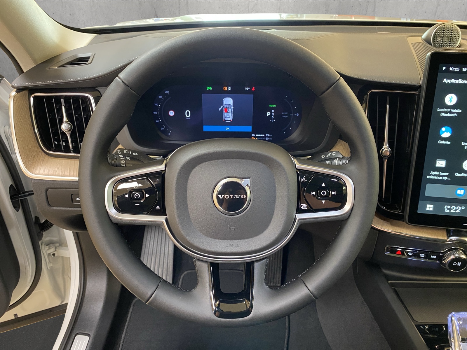 VOLVO XC60 T8 eAWD PluginHybrid Ultra Dark Geartronic-image-9
