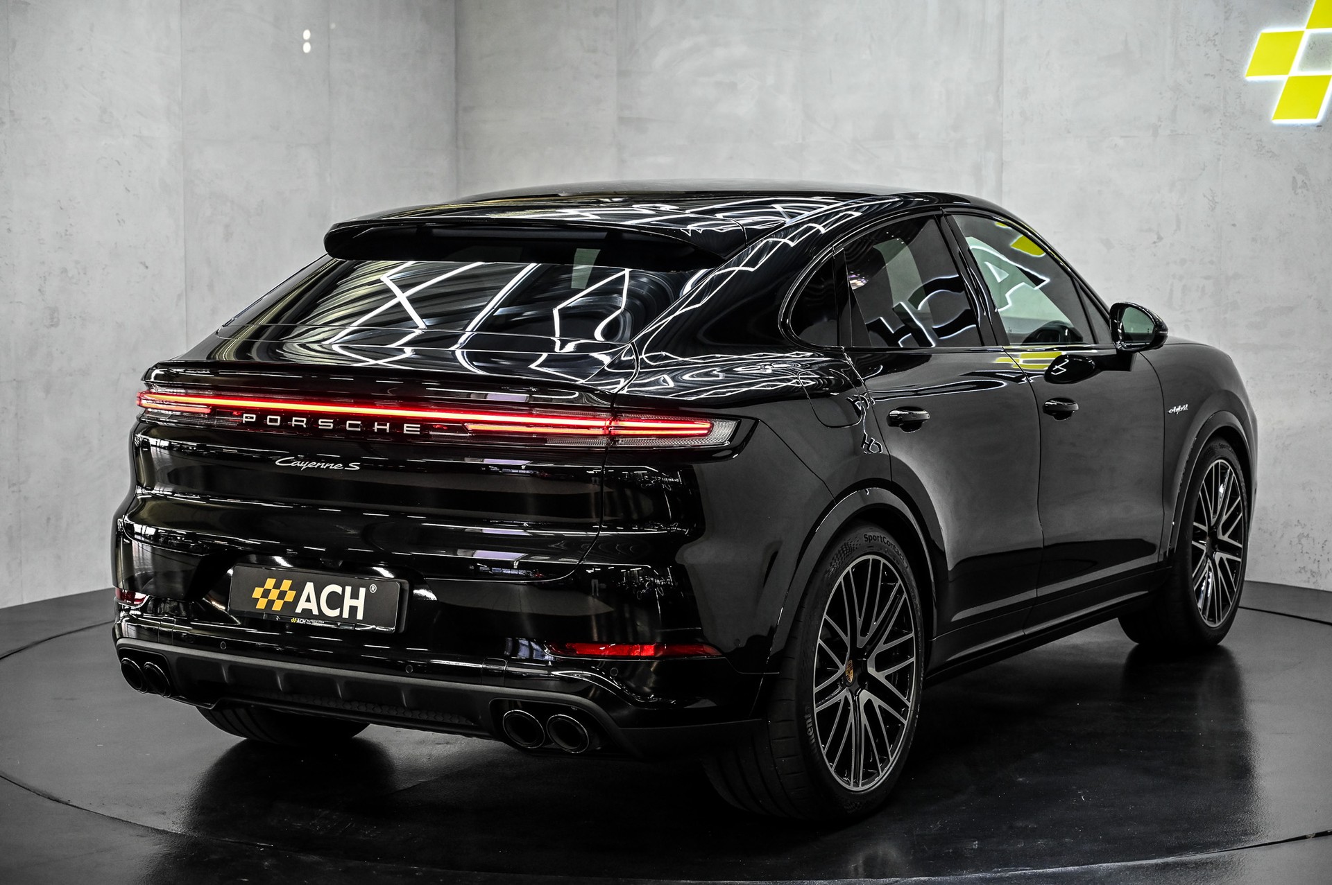 PORSCHE Cayenne S E-Hybrid Coupé-image-8