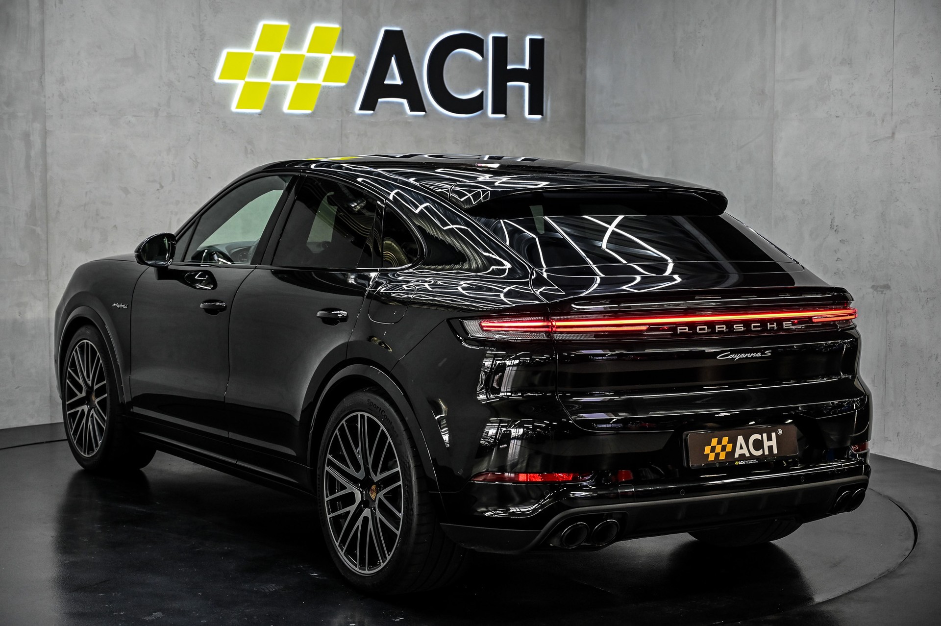 PORSCHE Cayenne S E-Hybrid Coupé-image-6