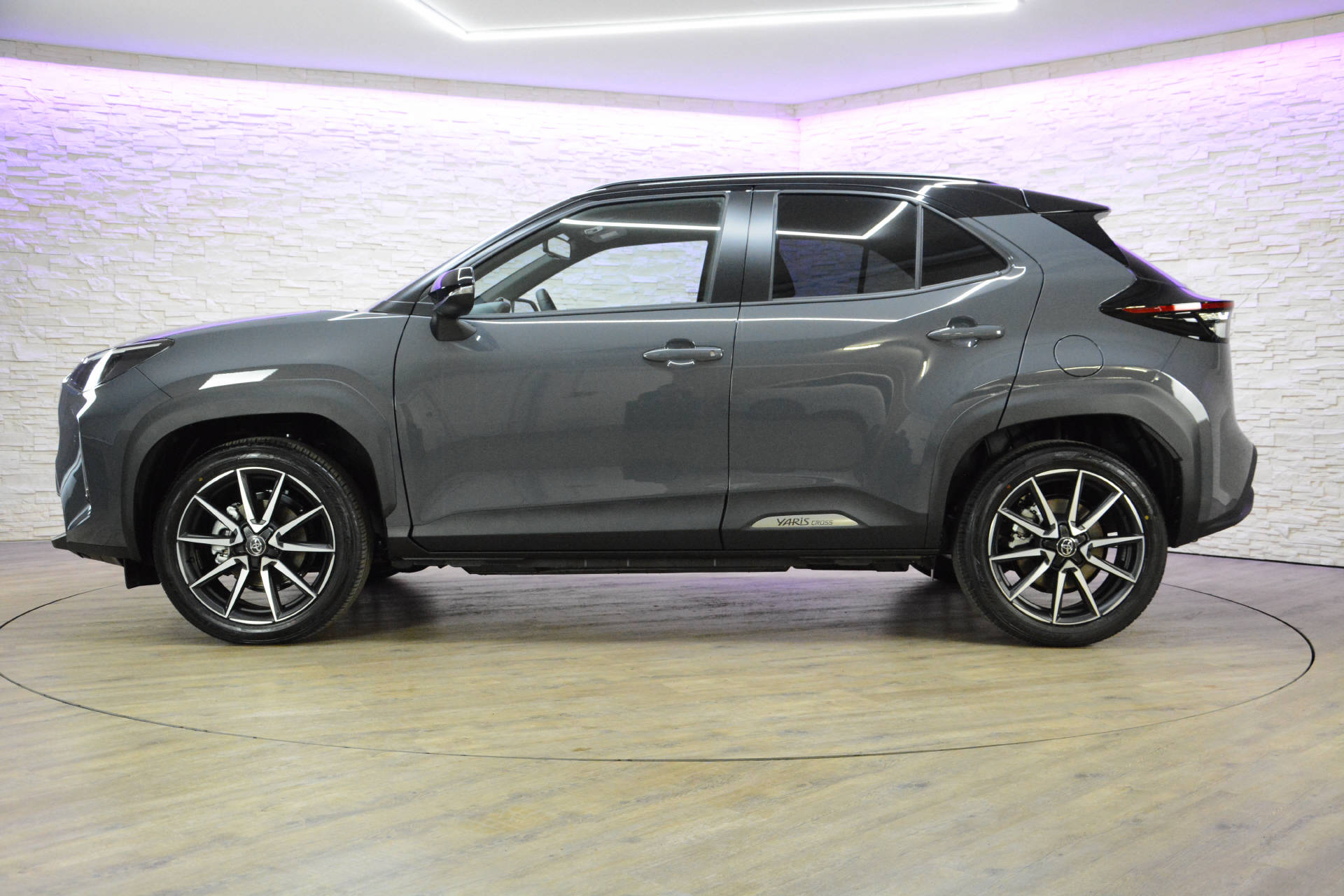 TOYOTA Yaris Cross 1.5 VVT-i HSD GR Sport-showroom-element-2