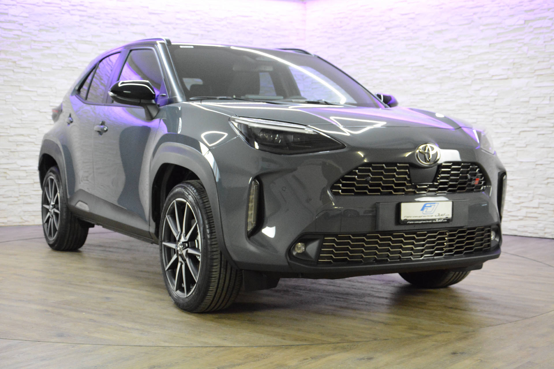 TOYOTA Yaris Cross 1.5 VVT-i HSD GR Sport-showroom-element-1
