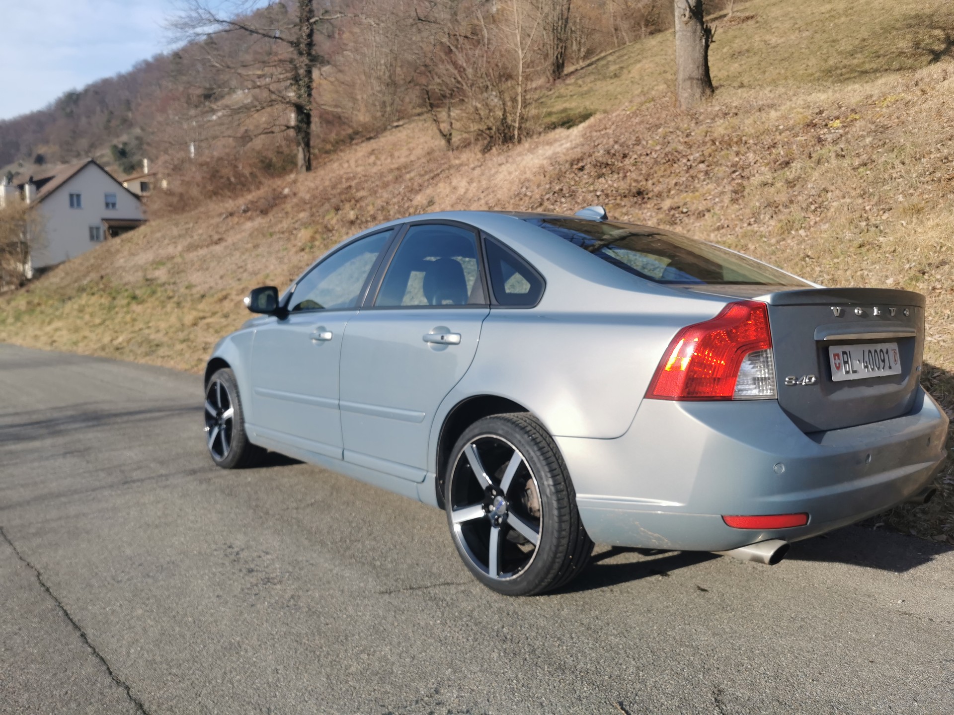 VOLVO S40 T5 AWD Summum-image-4