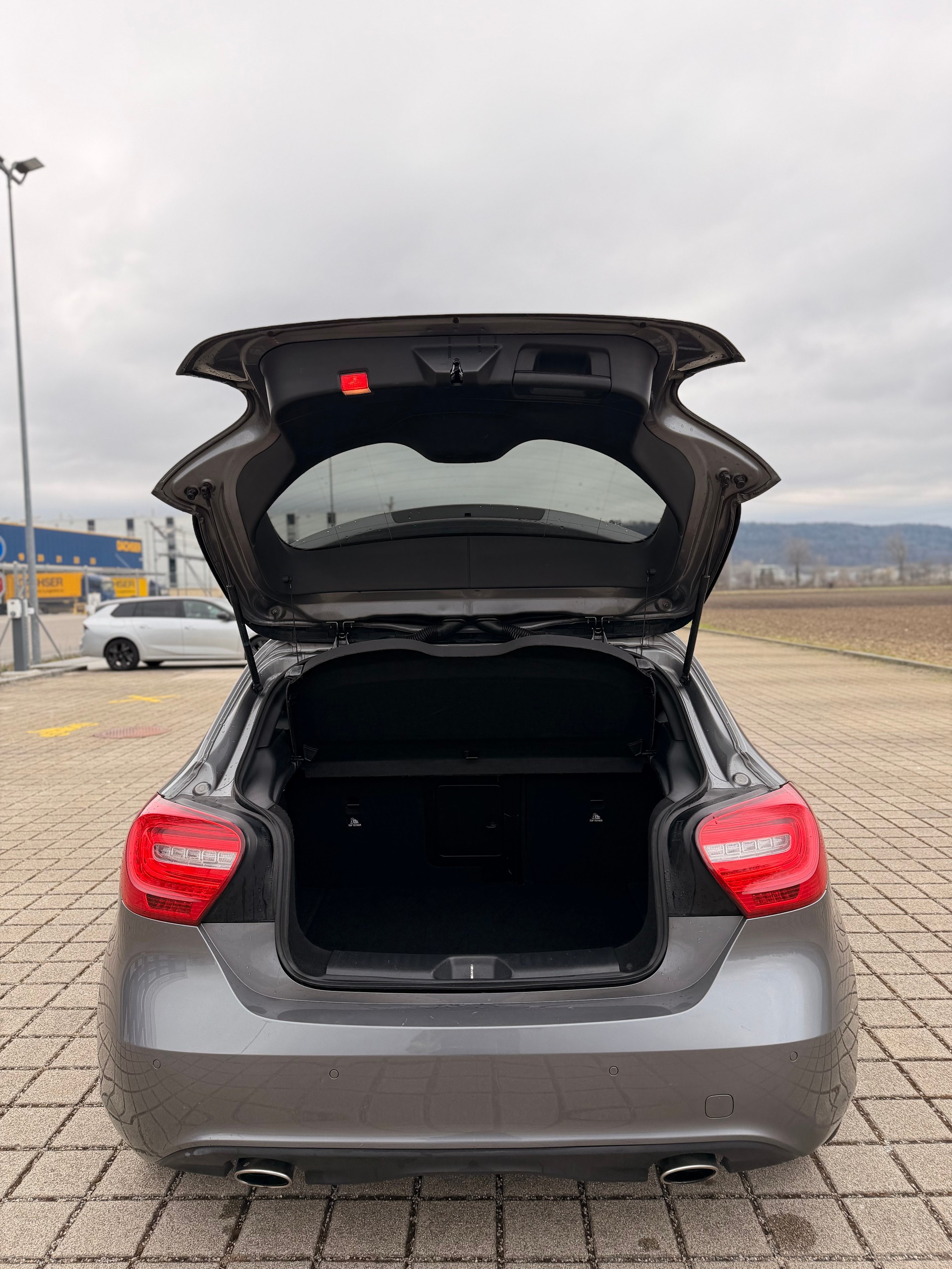 MERCEDES-BENZ A 250 Urban 4Matic 7G-DCT-image-10