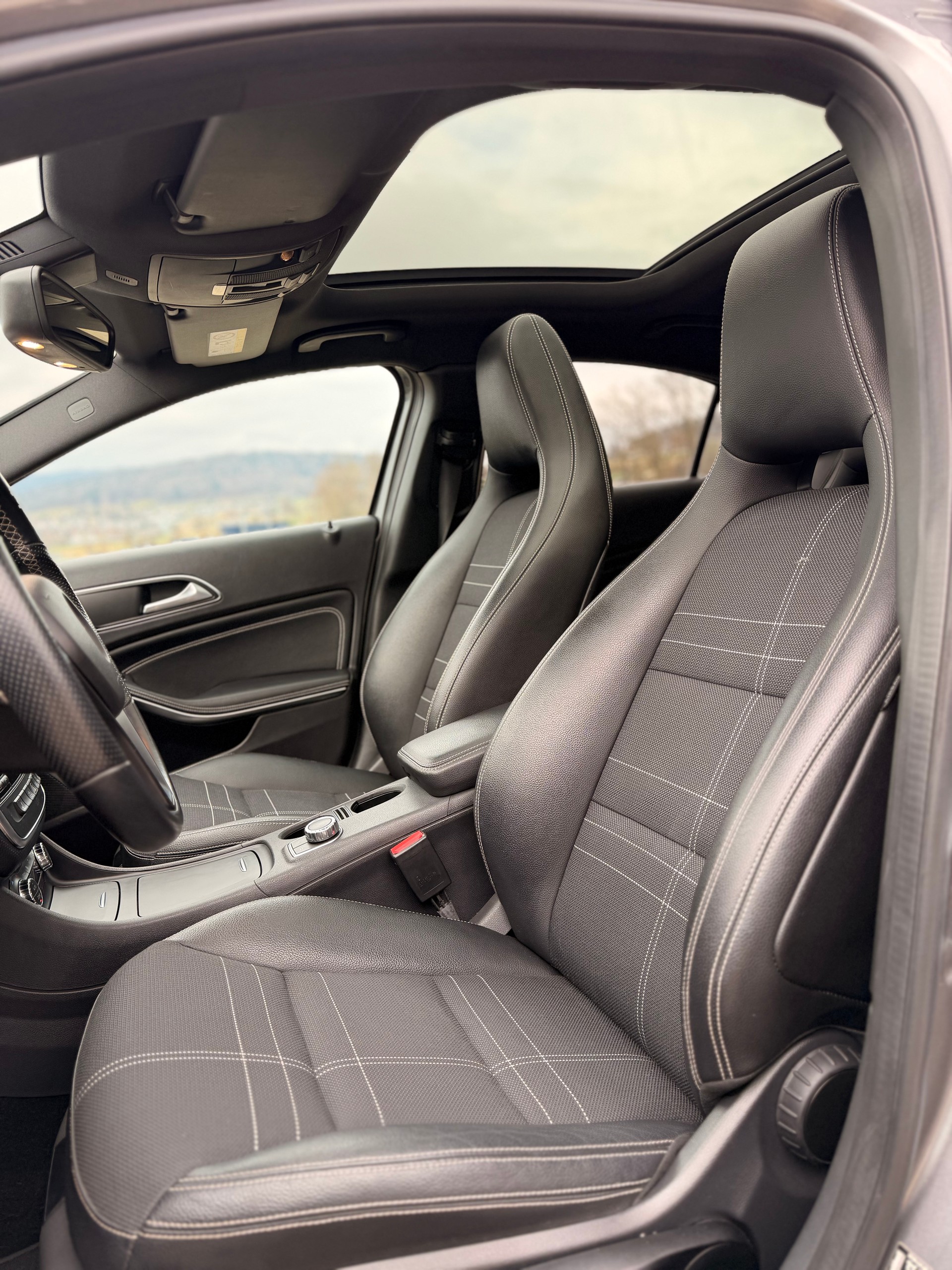 MERCEDES-BENZ A 250 Urban 4Matic 7G-DCT-image-16