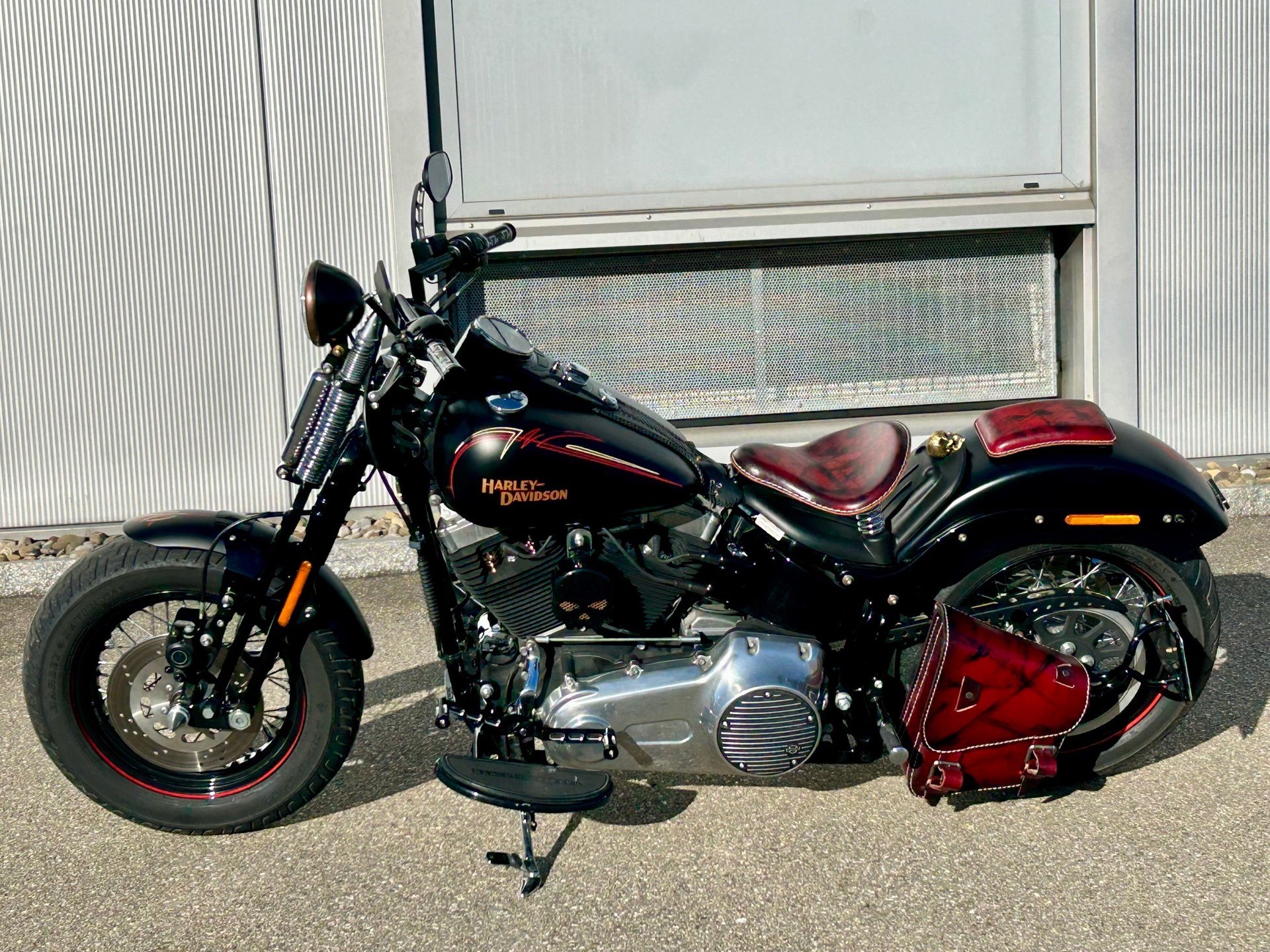 HARLEY-DAVIDSON FLSTSB Cross Bones Springer