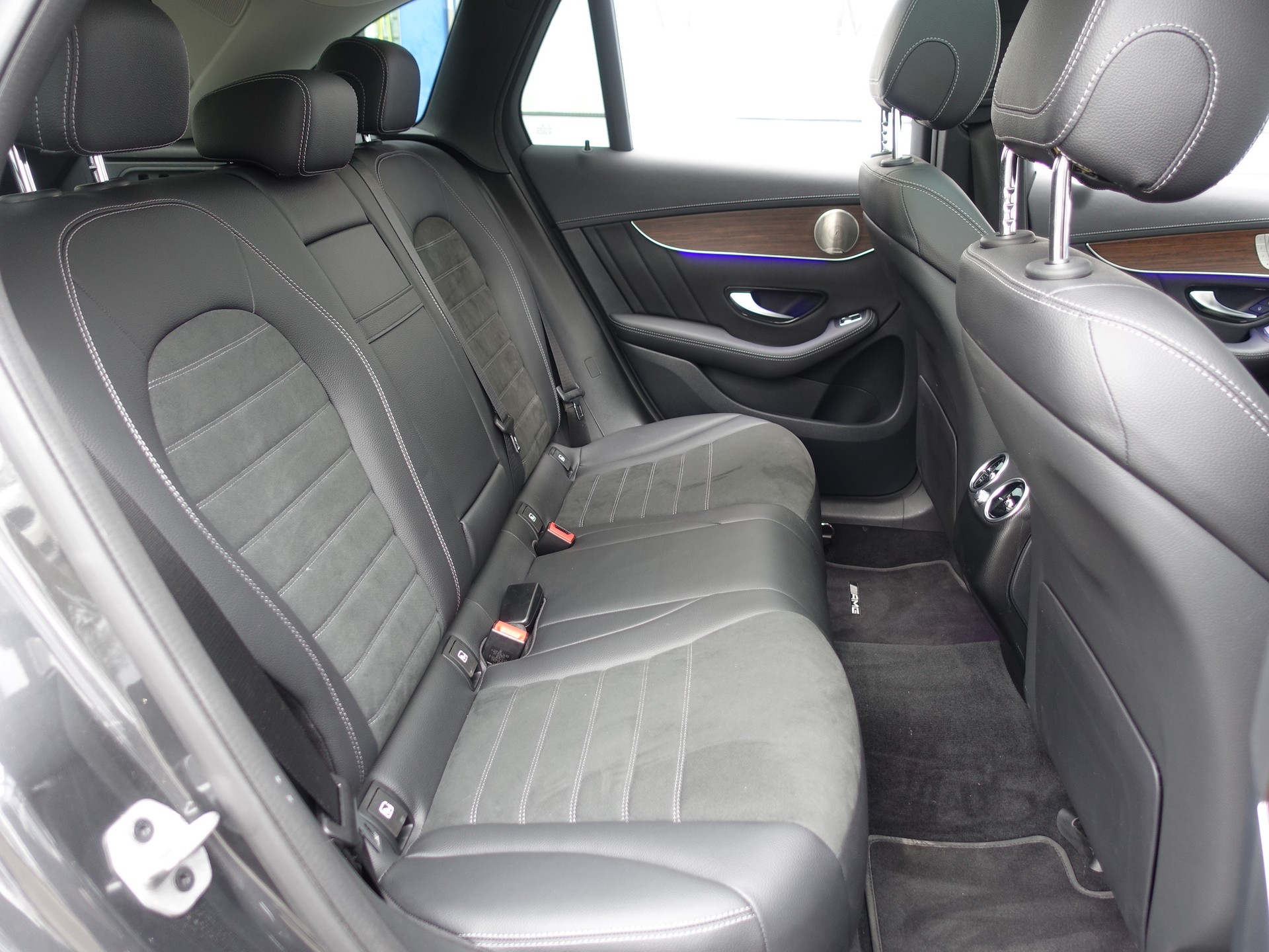MERCEDES-BENZ GLC 400 d 4Matic AMG Line 9G-Tronic-image-13