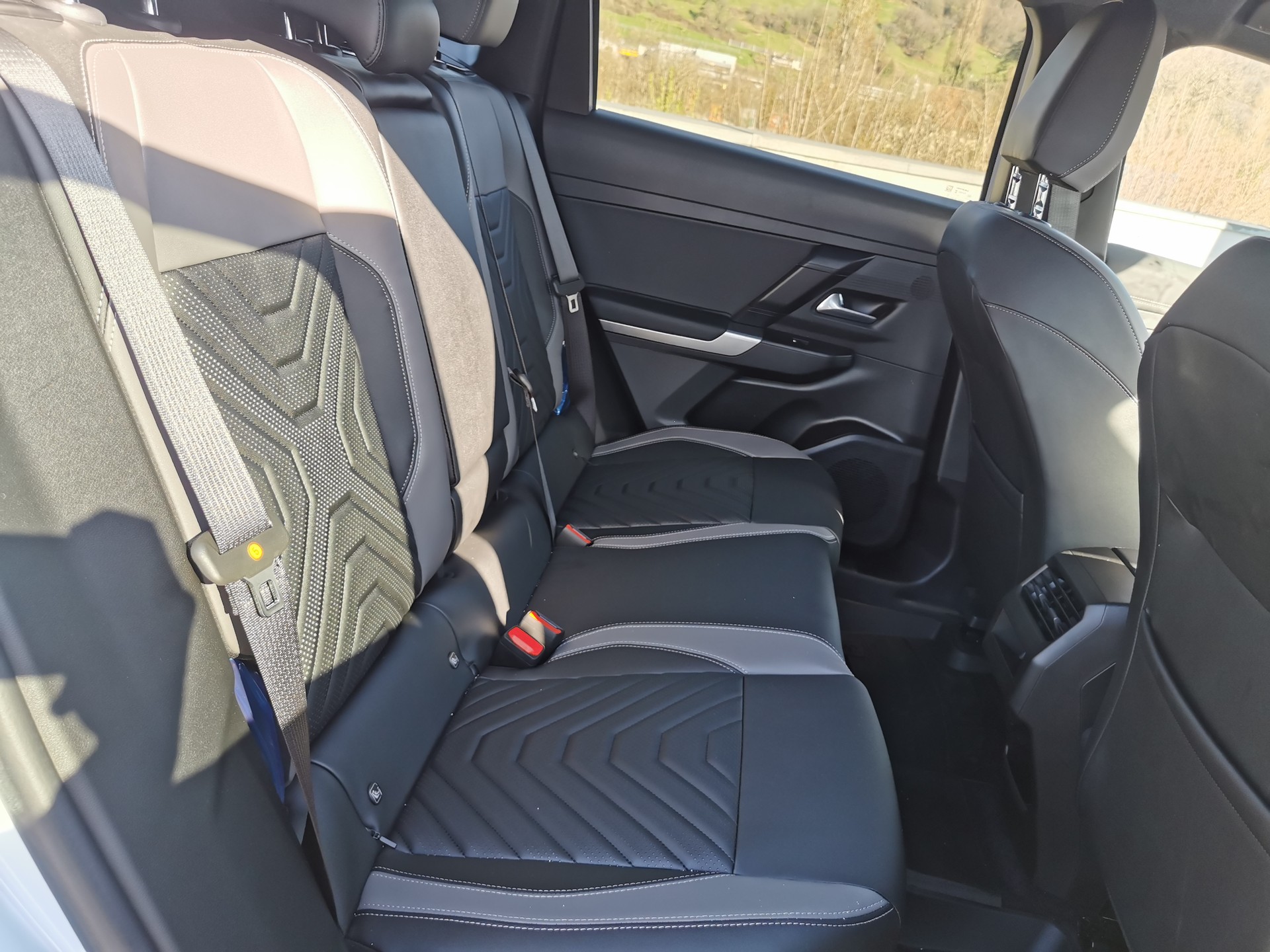 JEEP Compass 1.2 T e-Hybrid Fi-image-7