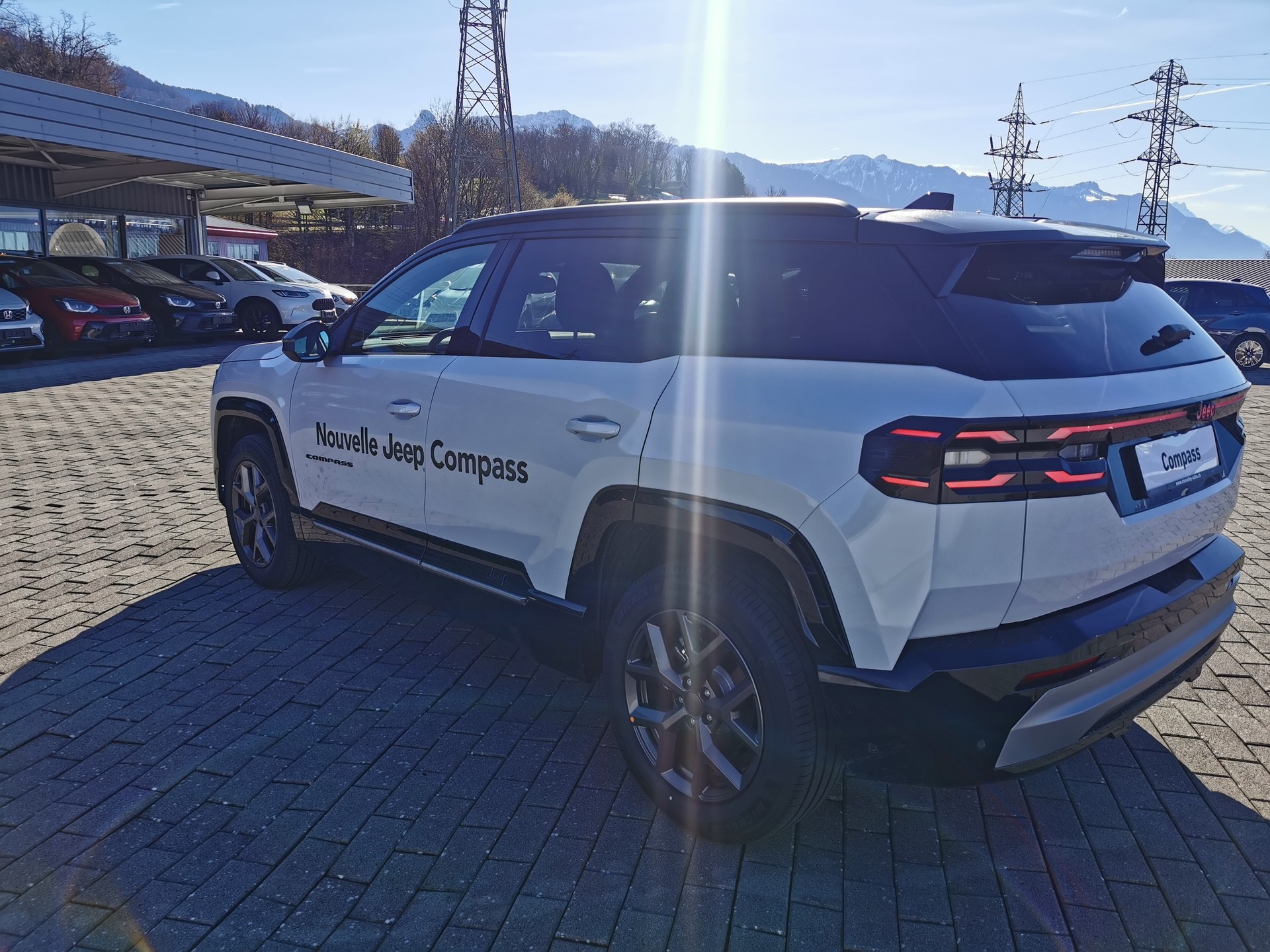 JEEP Compass 1.2 T e-Hybrid Fi-image-4