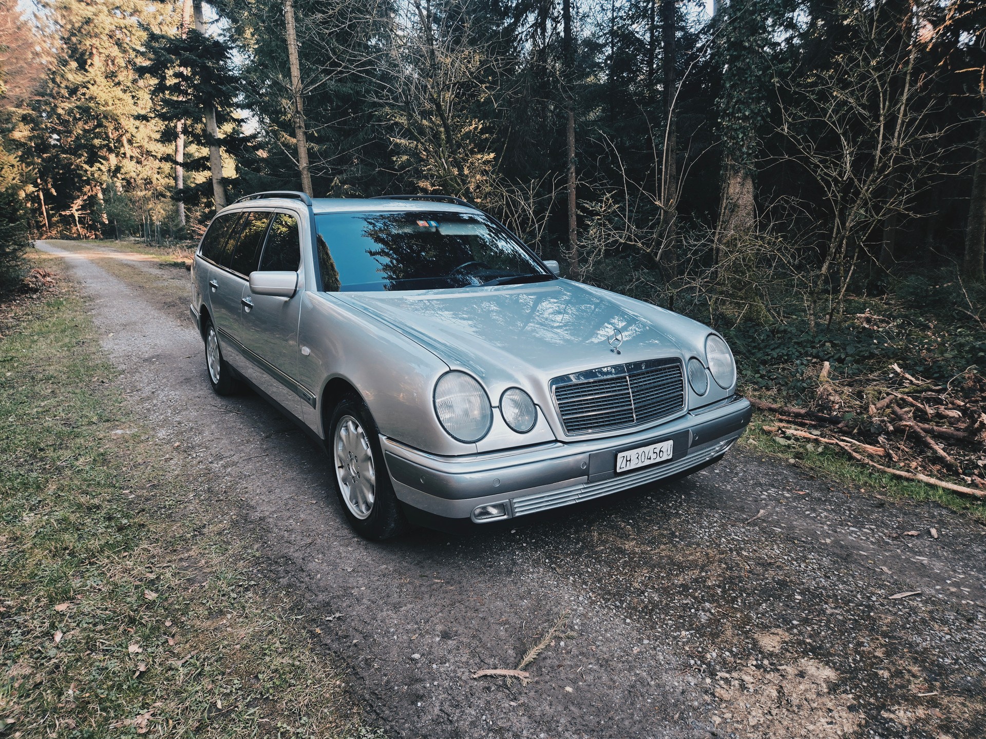 MERCEDES-BENZ E 240 Elégance