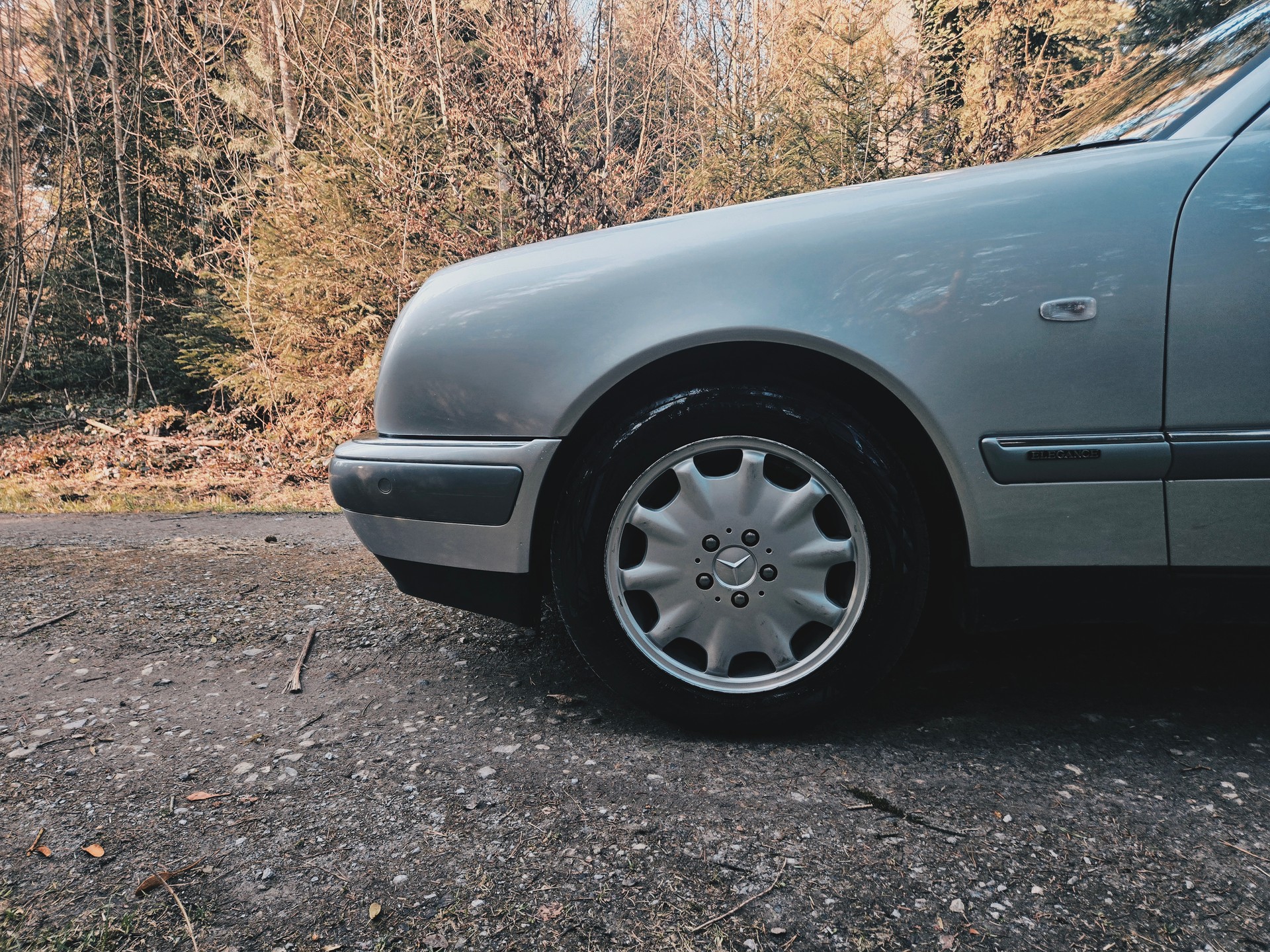 MERCEDES-BENZ E 240 Elégance-image-1