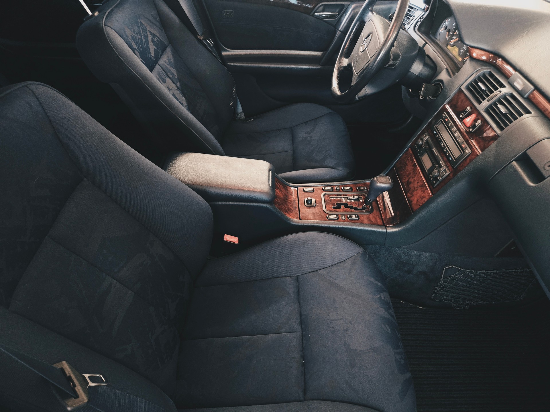 MERCEDES-BENZ E 240 Elégance-image-4