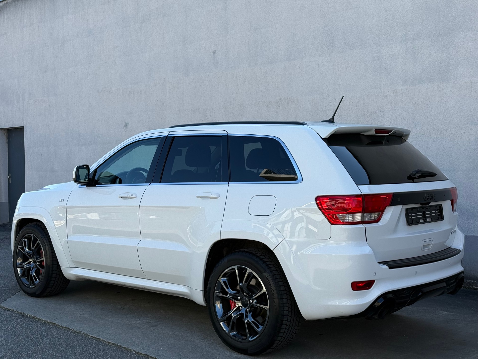JEEP Grand Cherokee 6.4 SRT8 Automatic-showroom-element-3