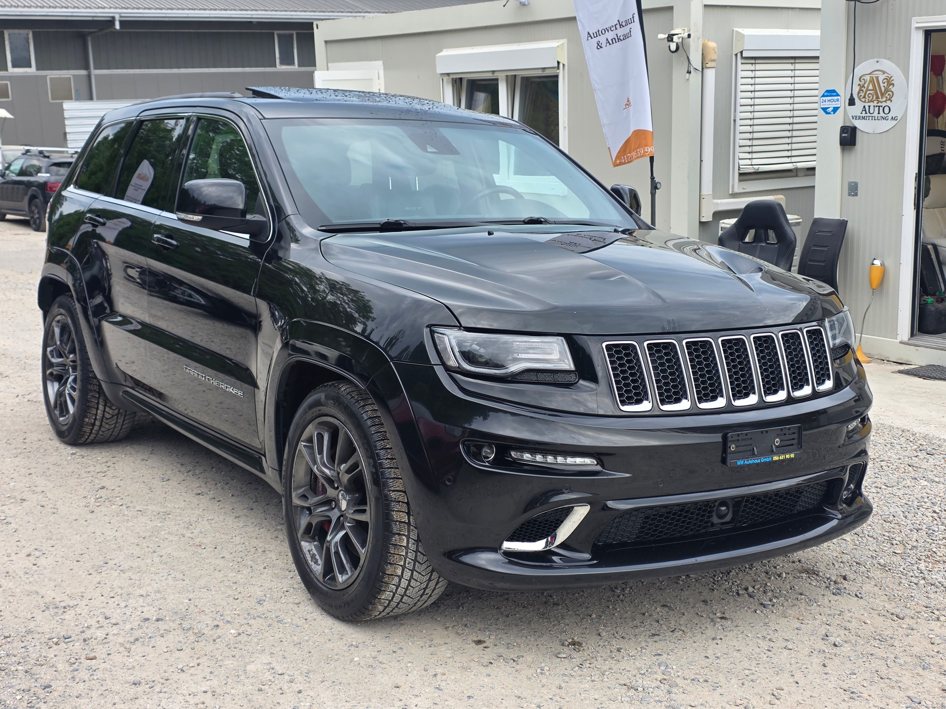 JEEP Grand Cherokee 6.4 V8 HEMI SRT8 Automatic / Frisch ab MFK / Frisch ab Service / Garantie / Gratis Lieferung-image-6