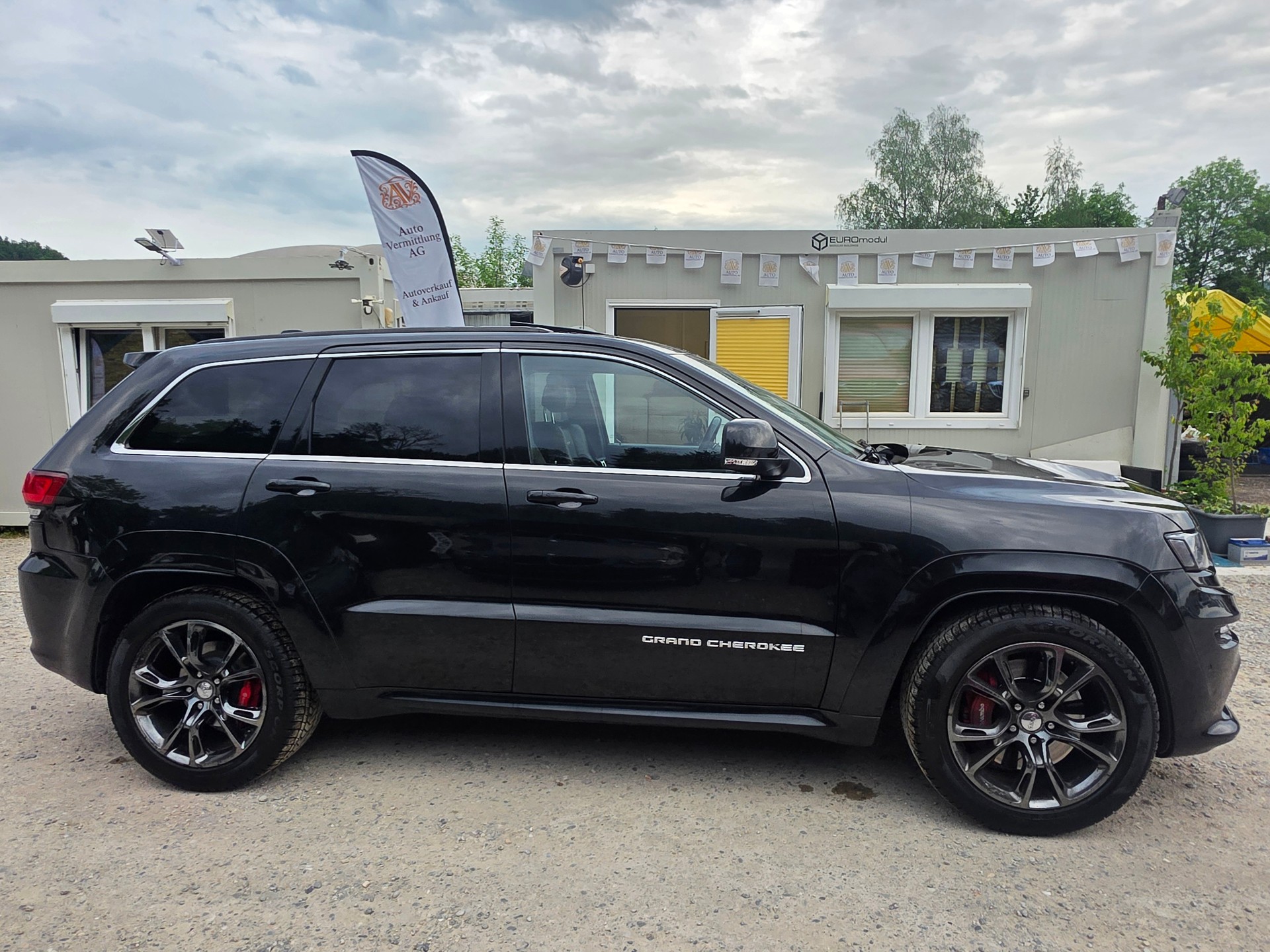 JEEP Grand Cherokee 6.4 V8 HEMI SRT8 Automatic / Frisch ab MFK / Frisch ab Service / Garantie / Gratis Lieferung-image-5