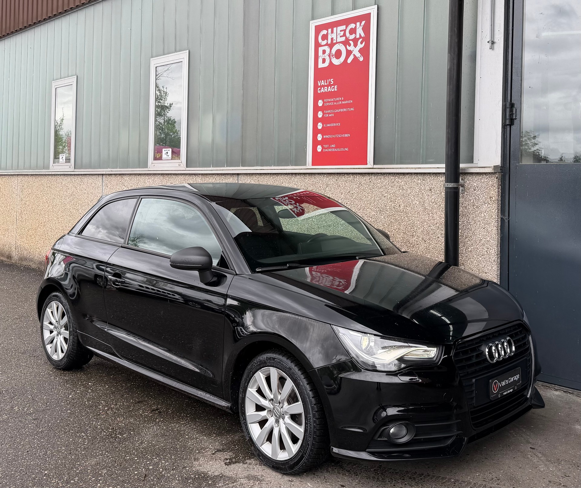 AUDI A1 1.4 TFSI Ambition S-tronic-image-3