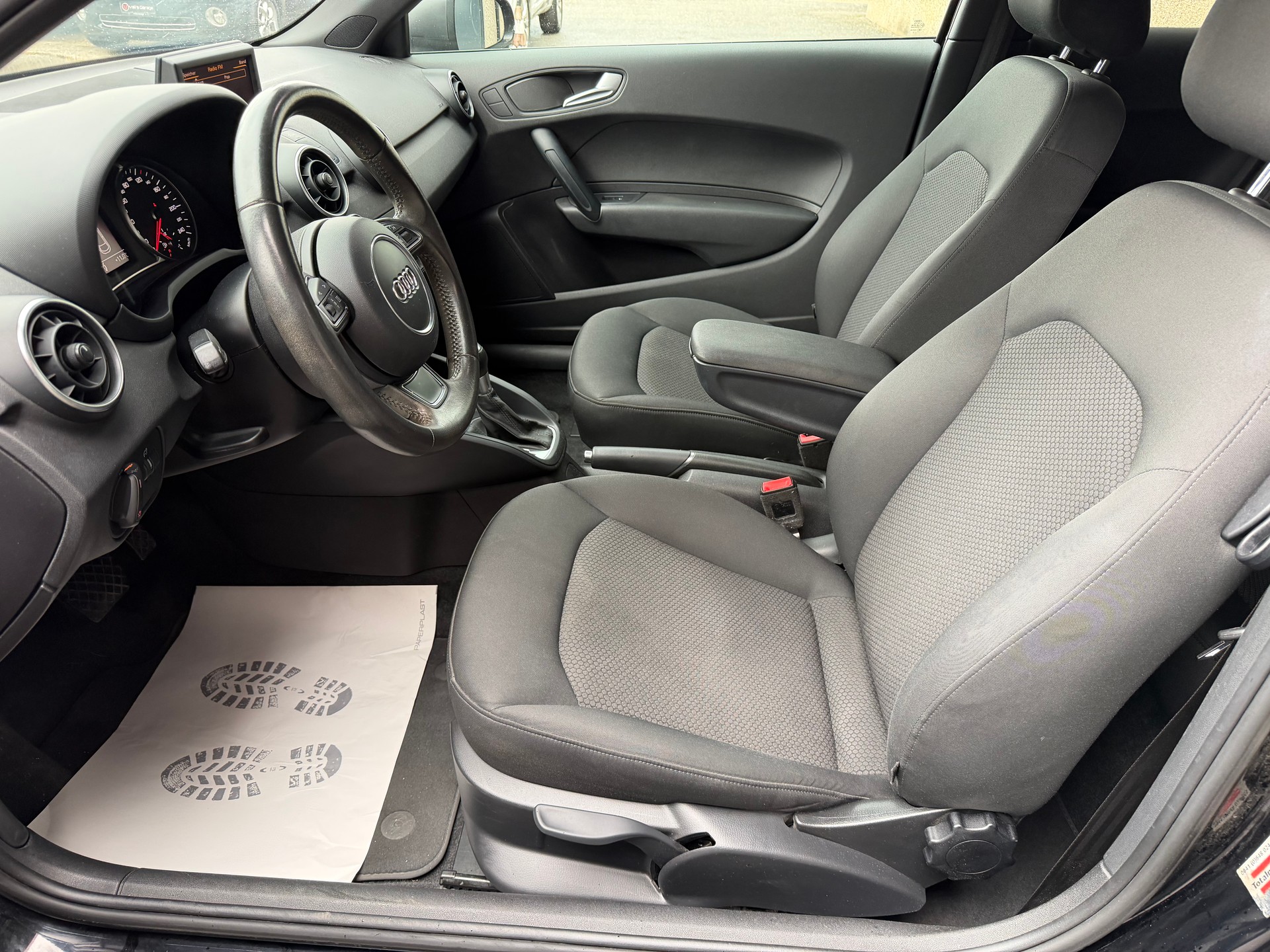 AUDI A1 1.4 TFSI Ambition S-tronic-image-6