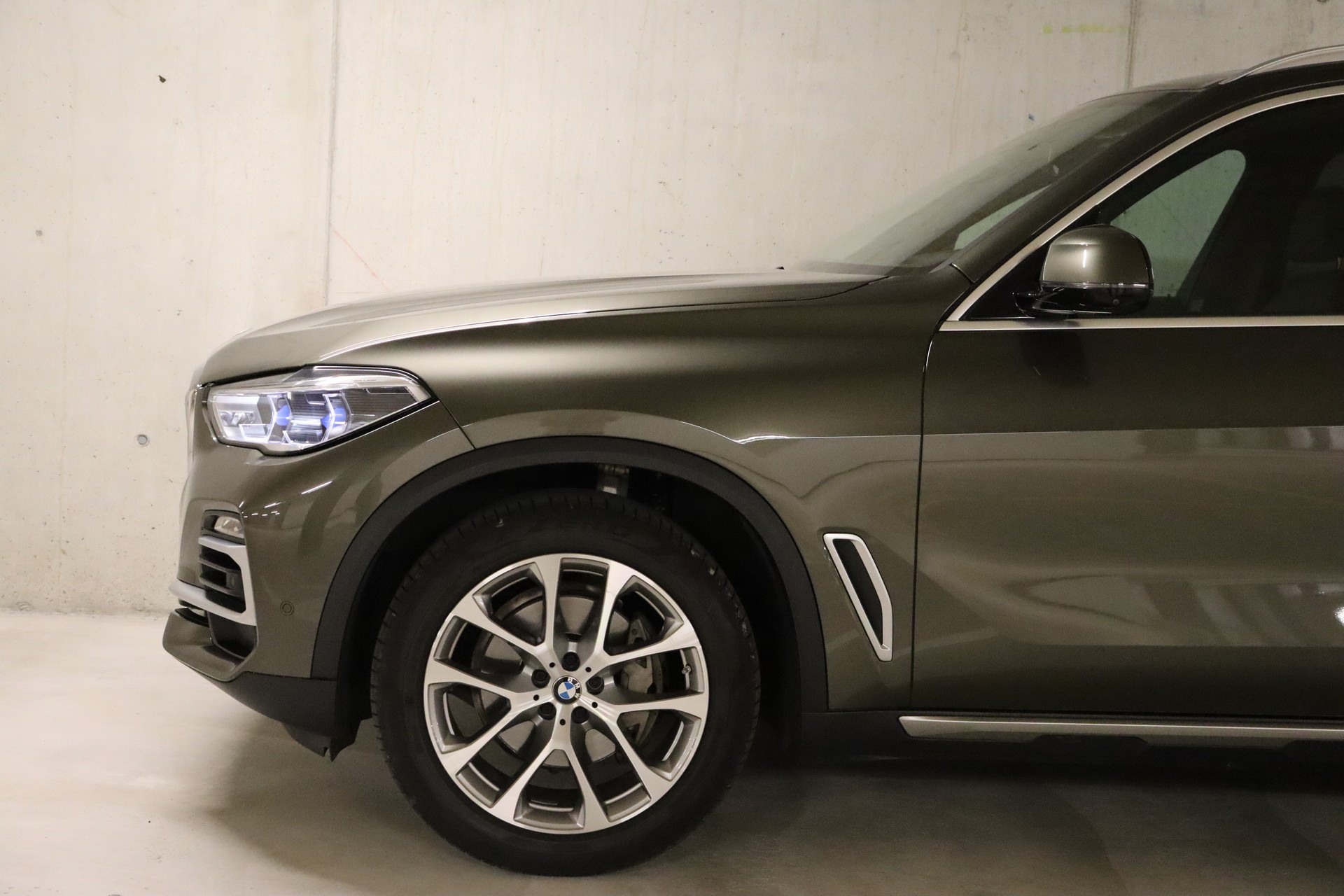 BMW X5 xDrive 48V 30d Steptronic **CH-FZ**AHK**-image-7