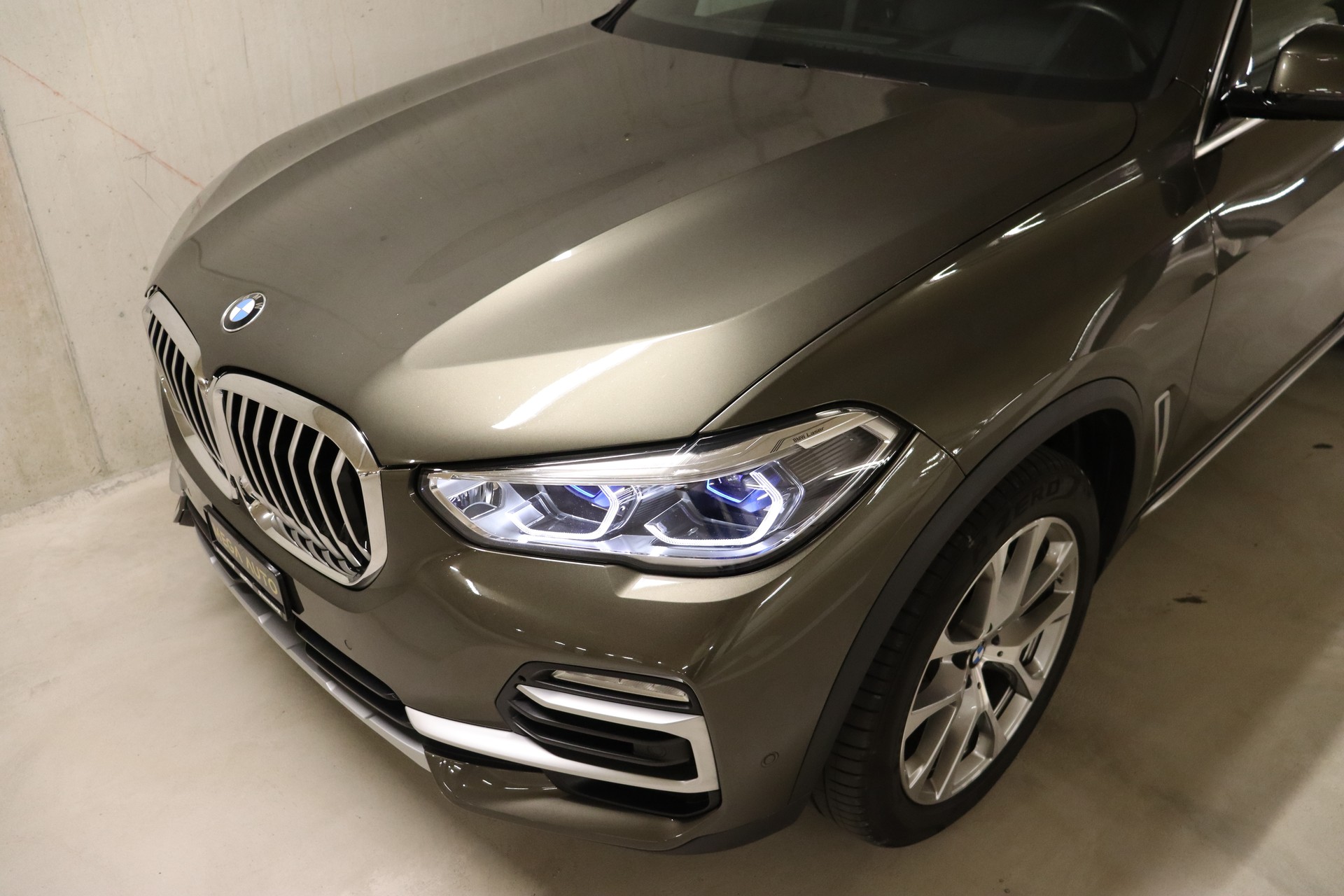 BMW X5 xDrive 48V 30d Steptronic **CH-FZ**AHK**-image-4