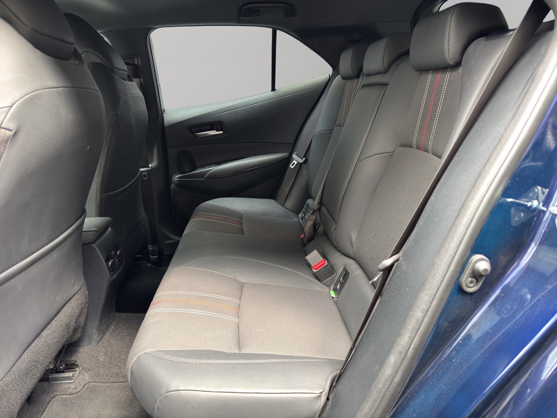 TOYOTA Corolla 2.0 HSD GR-S-image-14