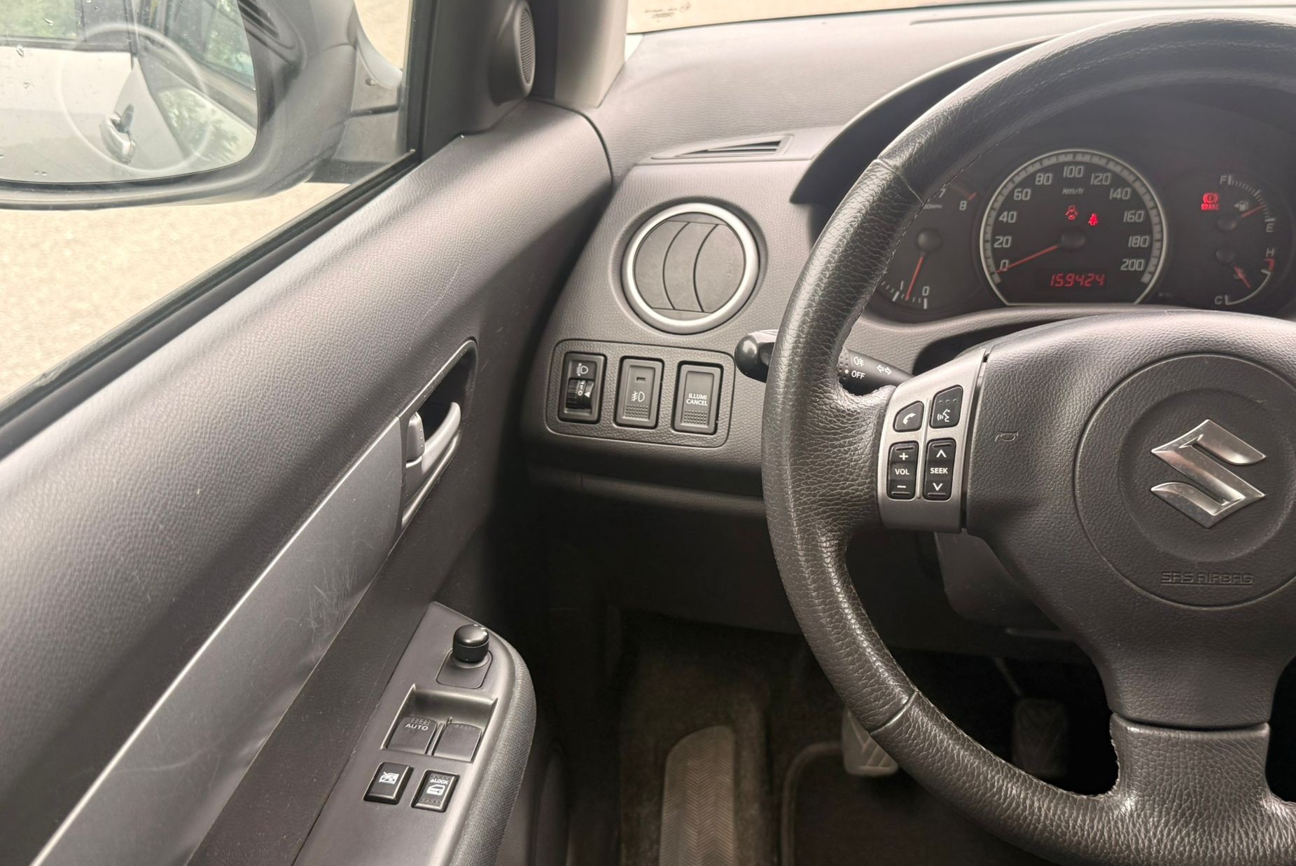 SUZUKI Swift 1.3i 16V GL-image-10