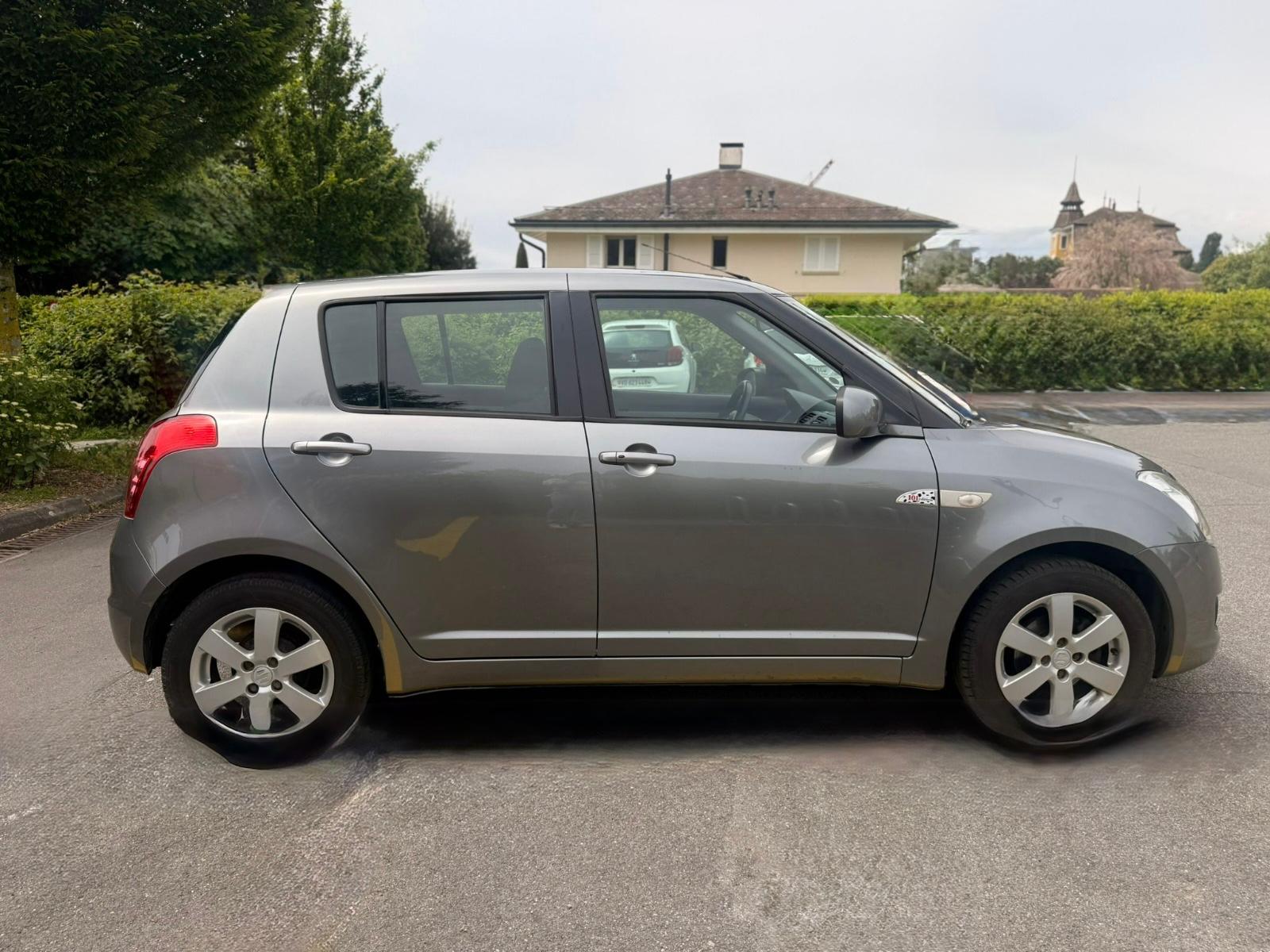 SUZUKI Swift 1.3i 16V GL-image-6