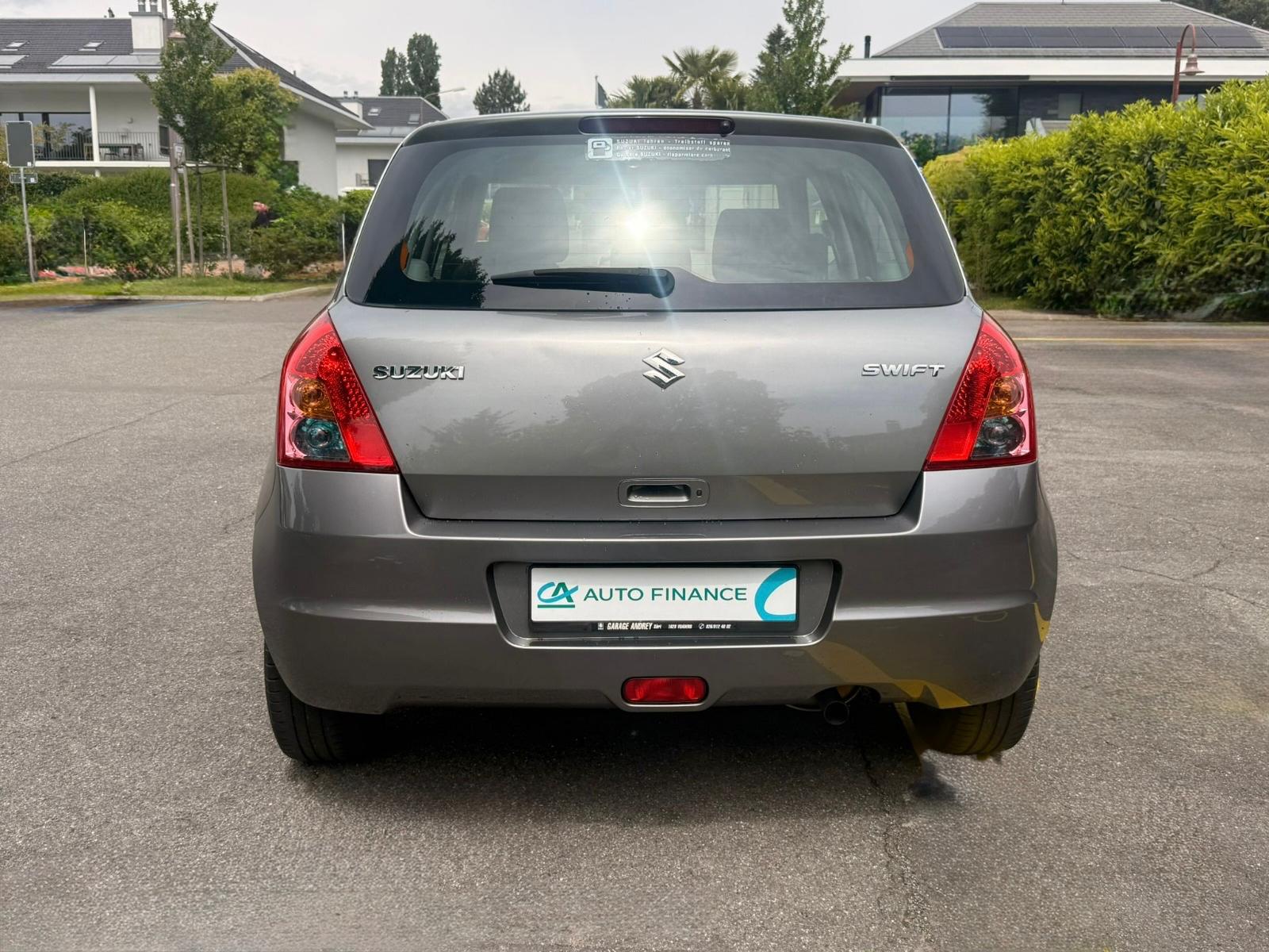 SUZUKI Swift 1.3i 16V GL-image-4